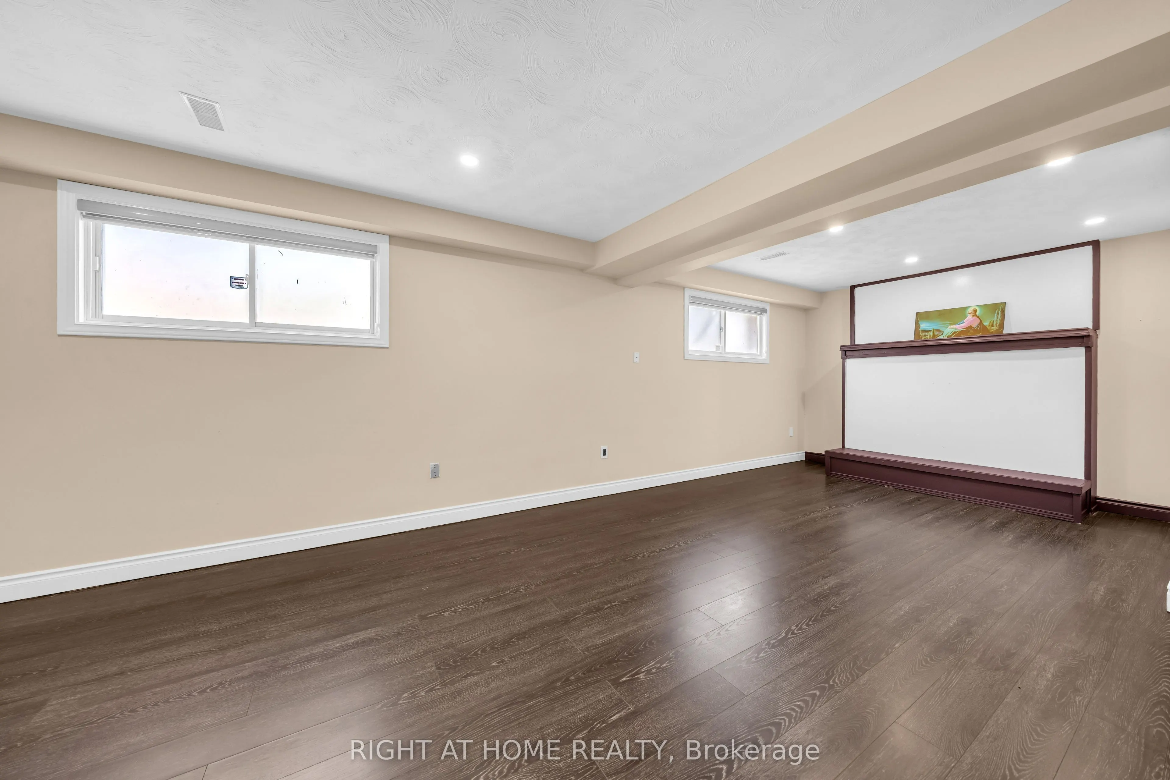 7651 Swan Street
