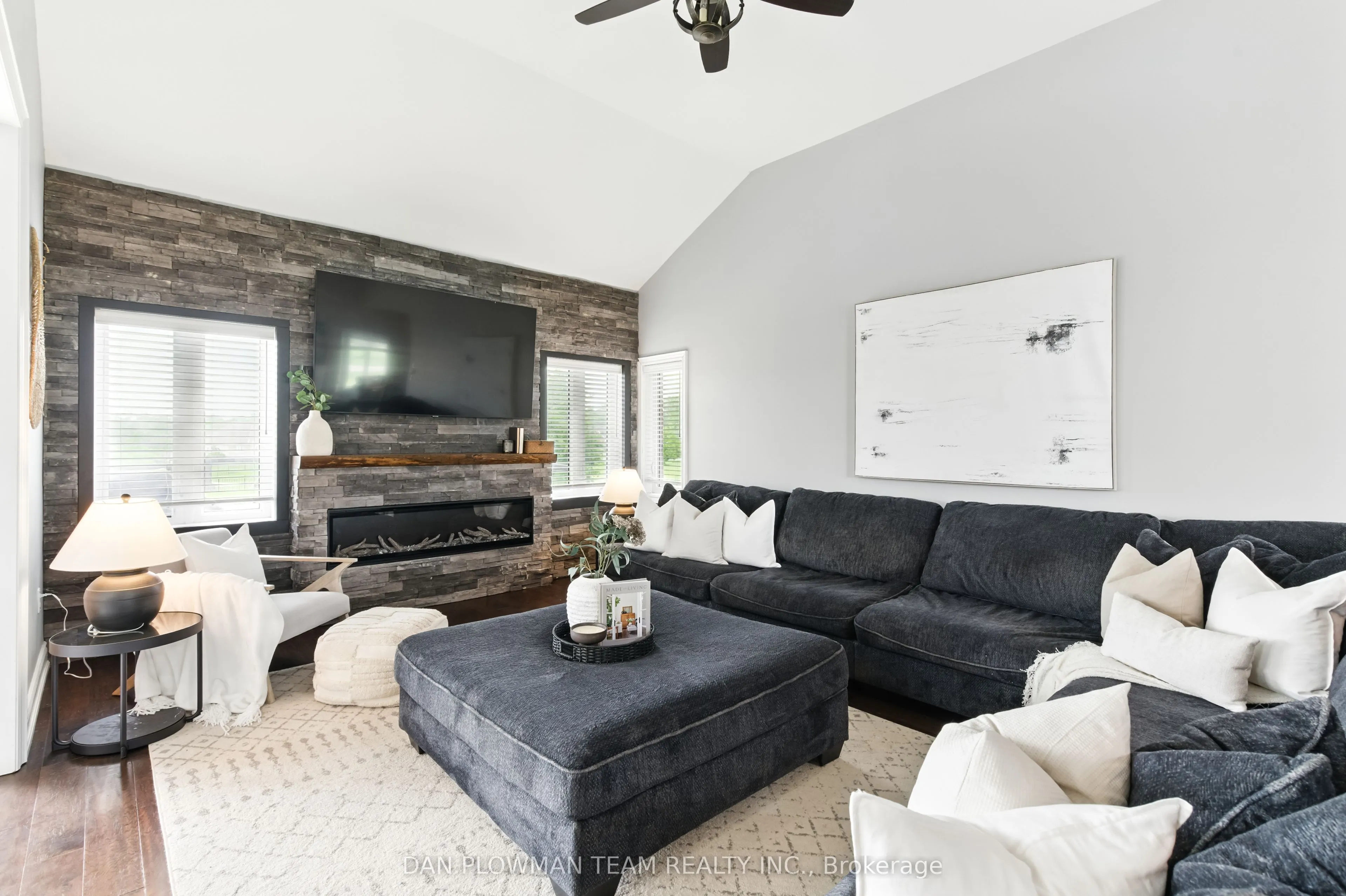 47 Songbird Crescent