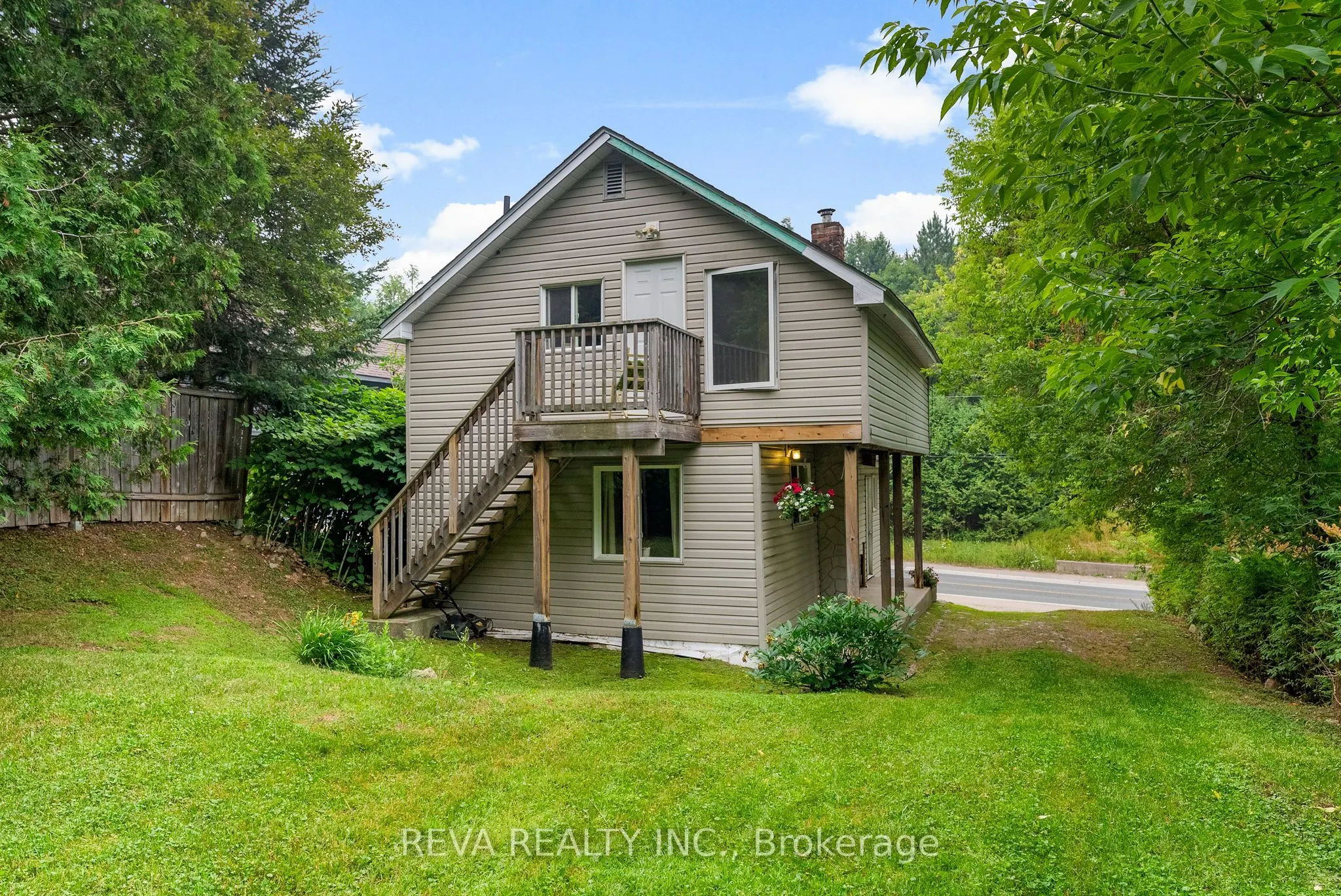 78 Bridge Street E