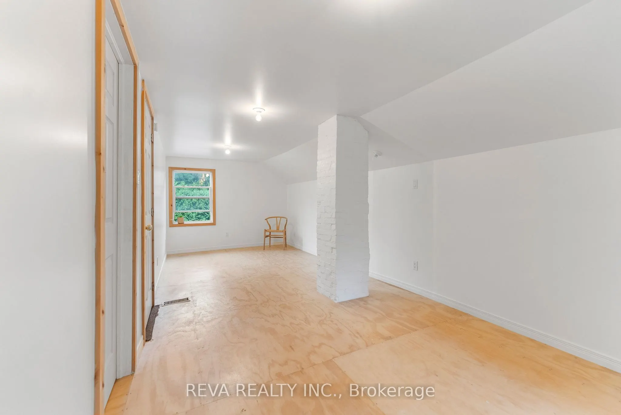 78 Bridge Street E