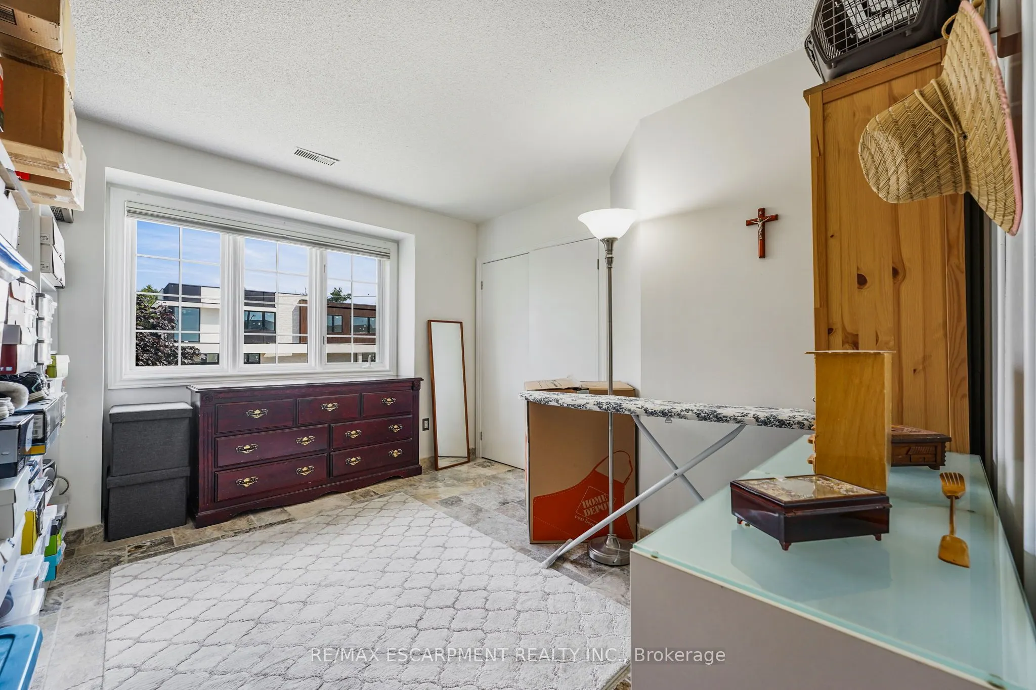 491-493 Dewitt Road