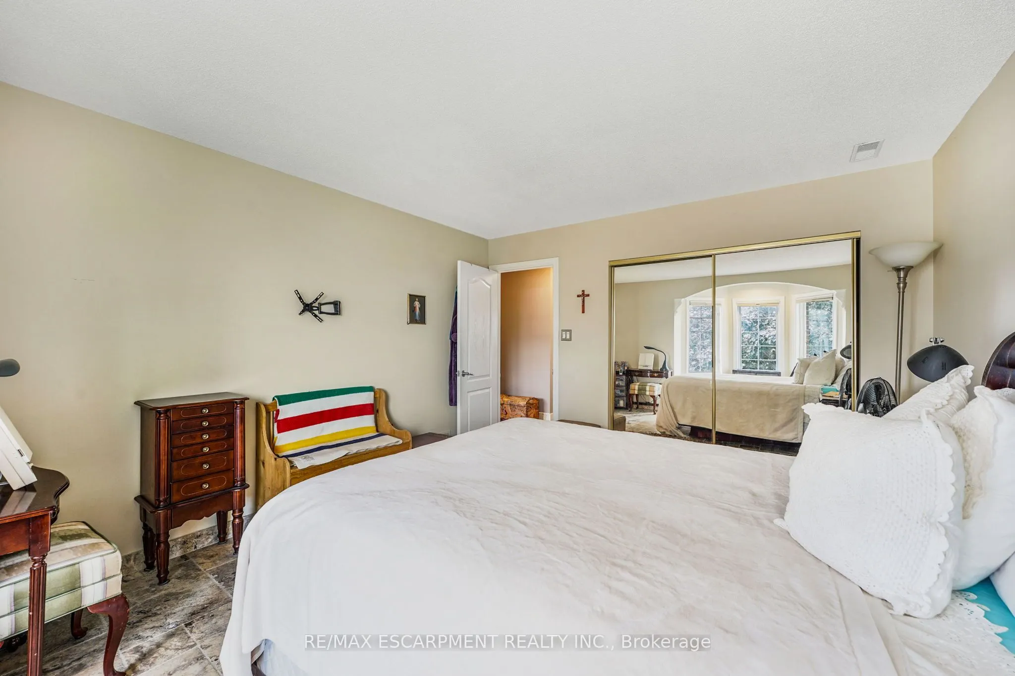 491-493 Dewitt Road