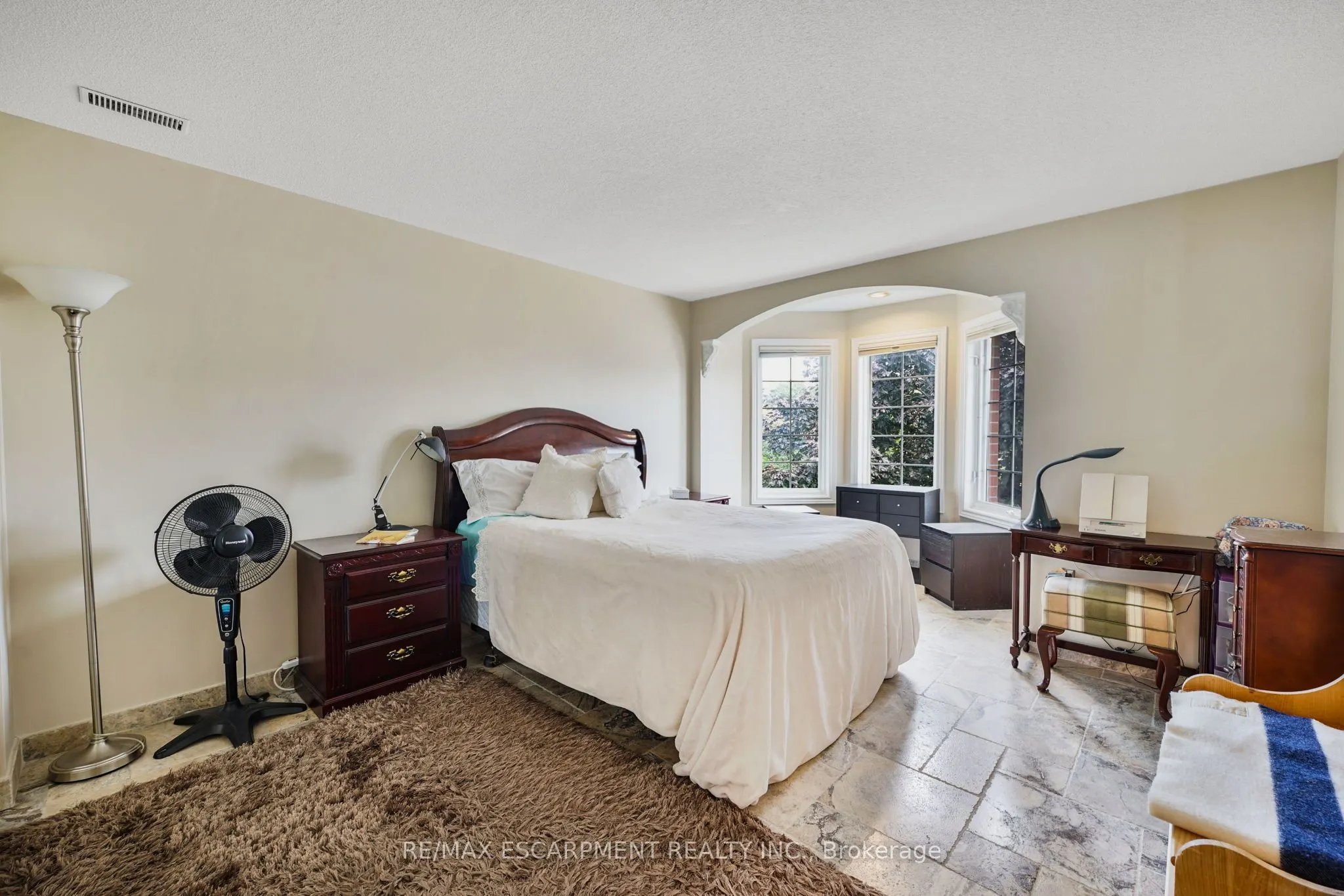 491-493 Dewitt Road