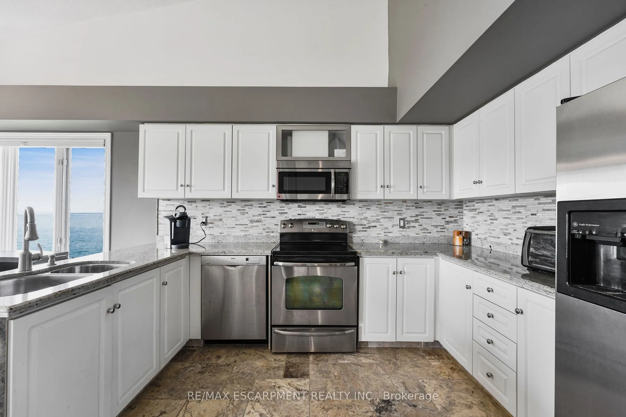 491-493 Dewitt Road