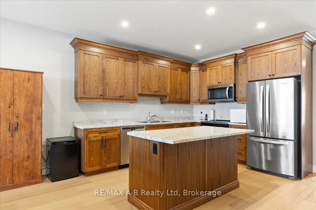 106 Ridgewood Crescent