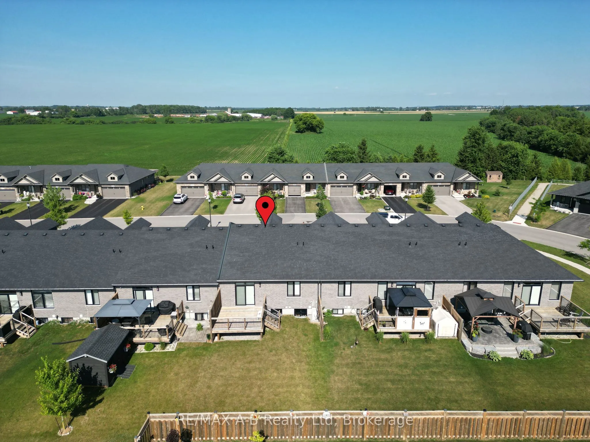 106 Ridgewood Crescent