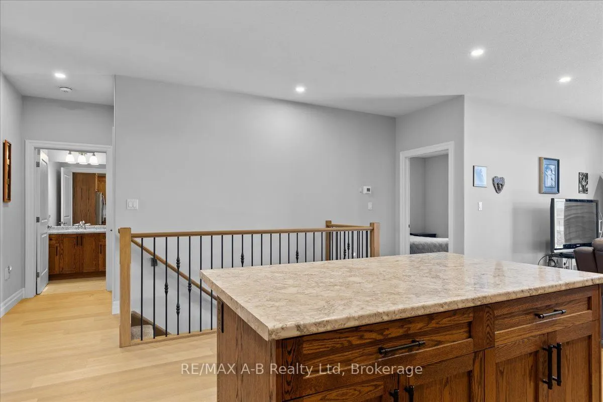 106 Ridgewood Crescent