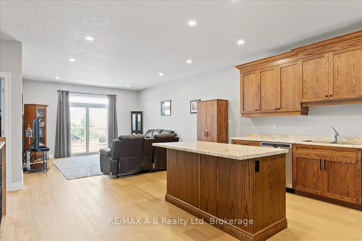 106 Ridgewood Crescent