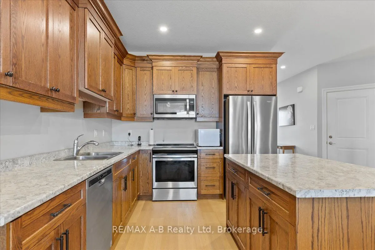 106 Ridgewood Crescent