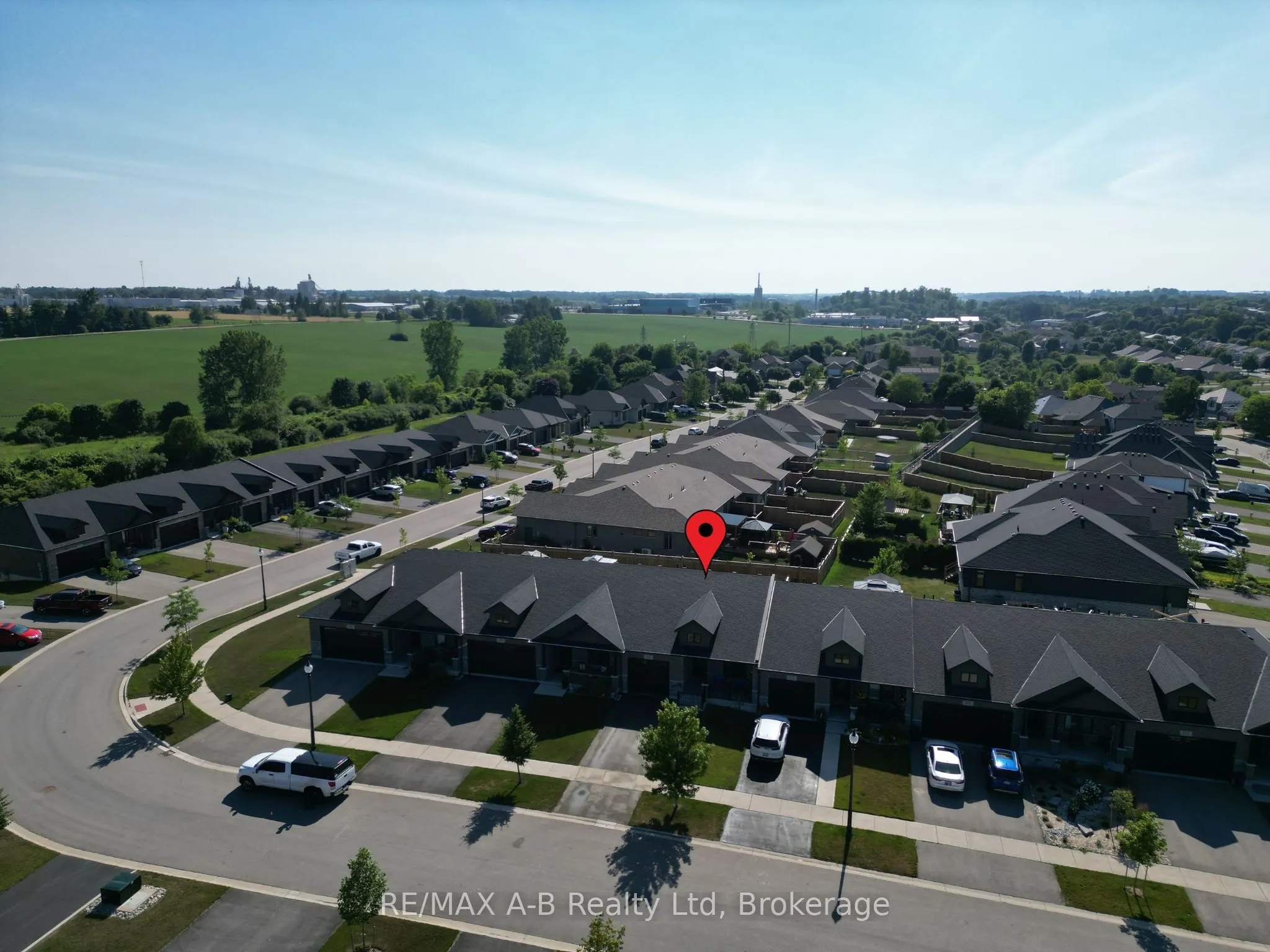106 Ridgewood Crescent