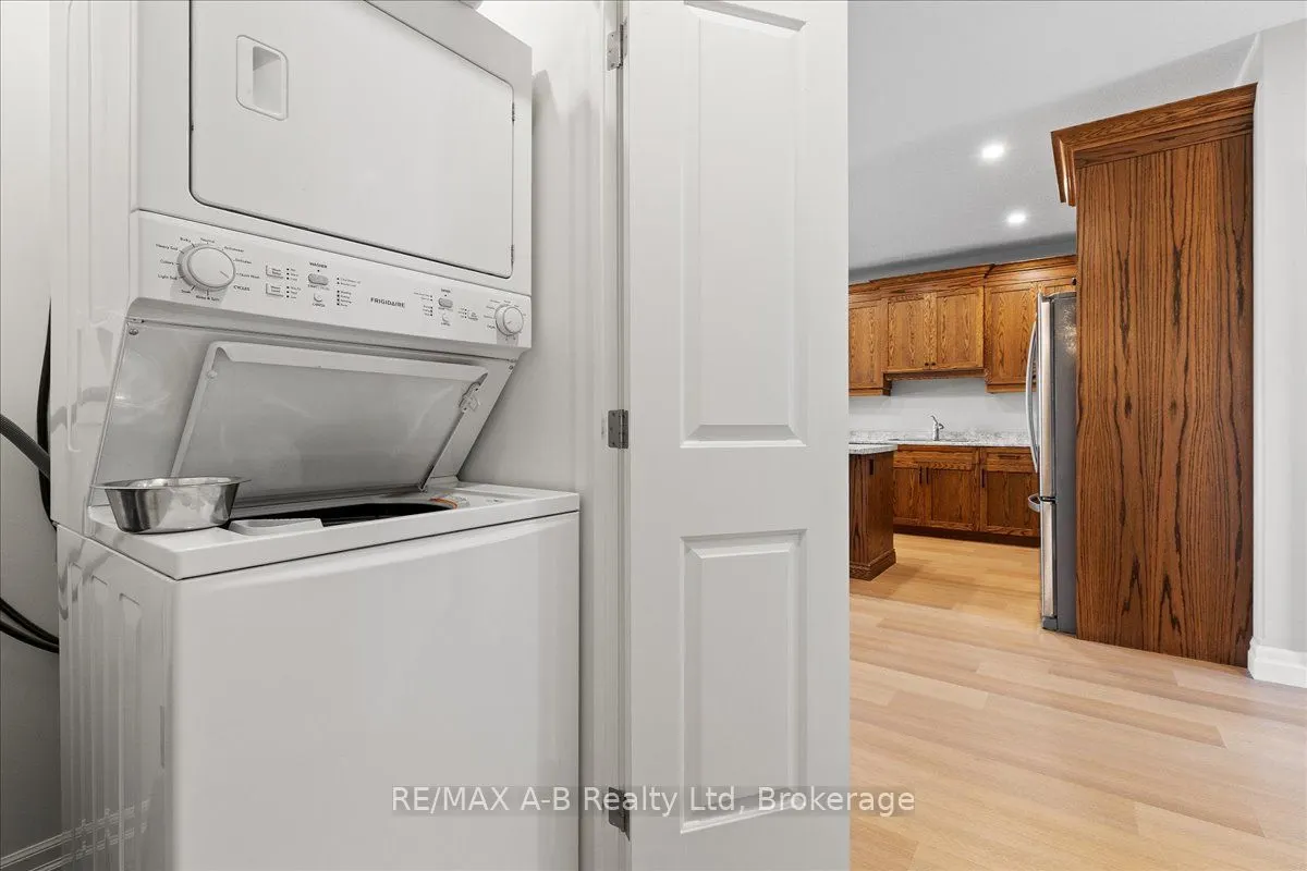 106 Ridgewood Crescent