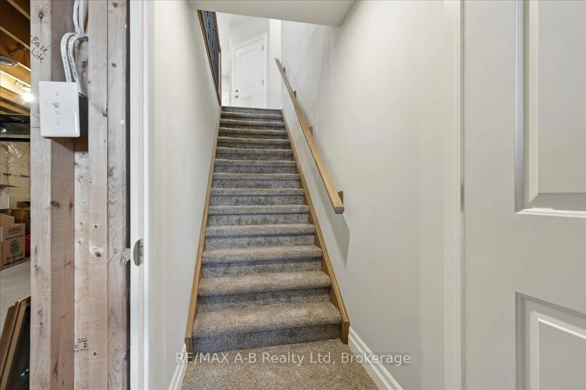 106 Ridgewood Crescent