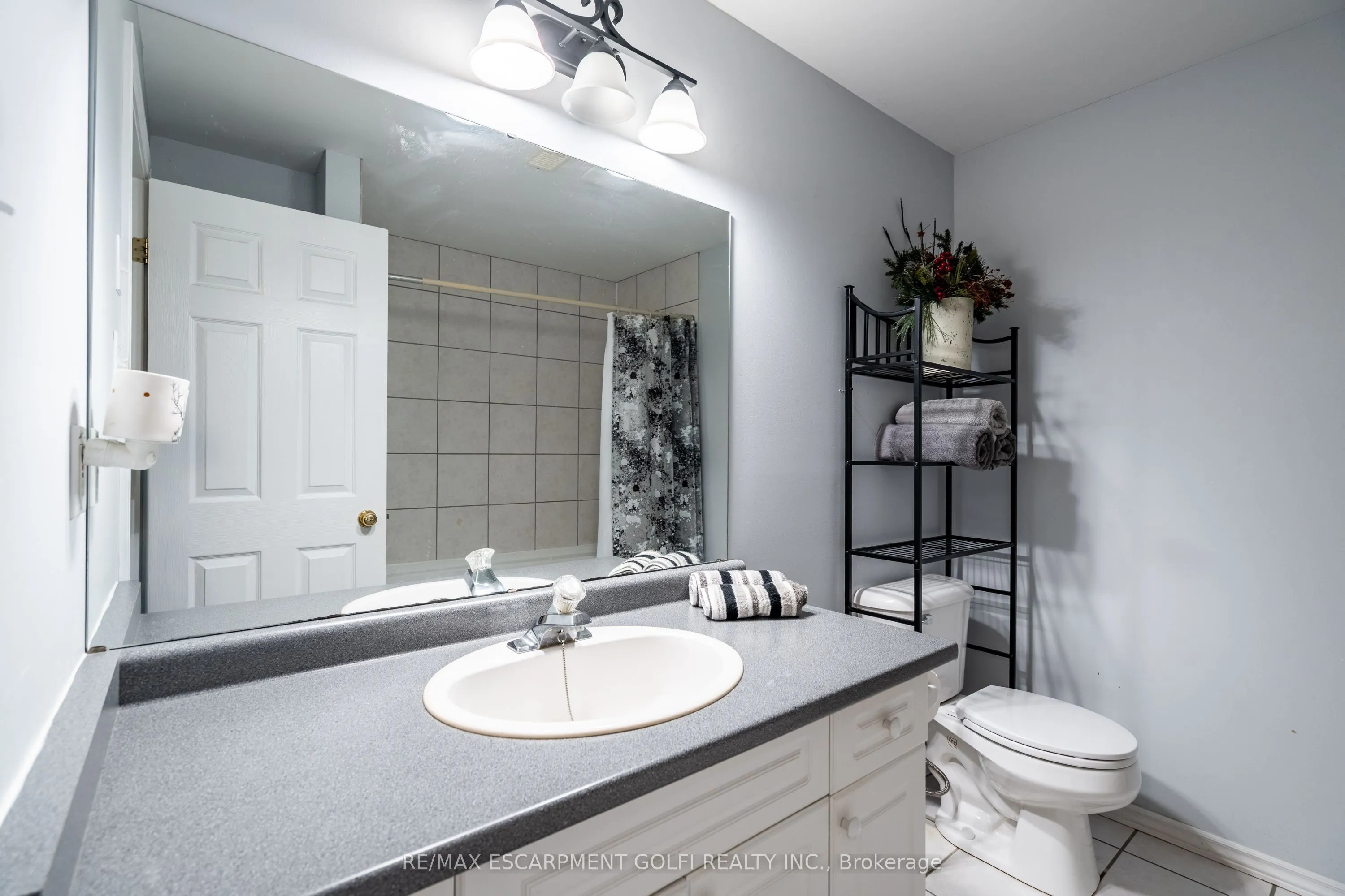 19 Hanlon Place, #3