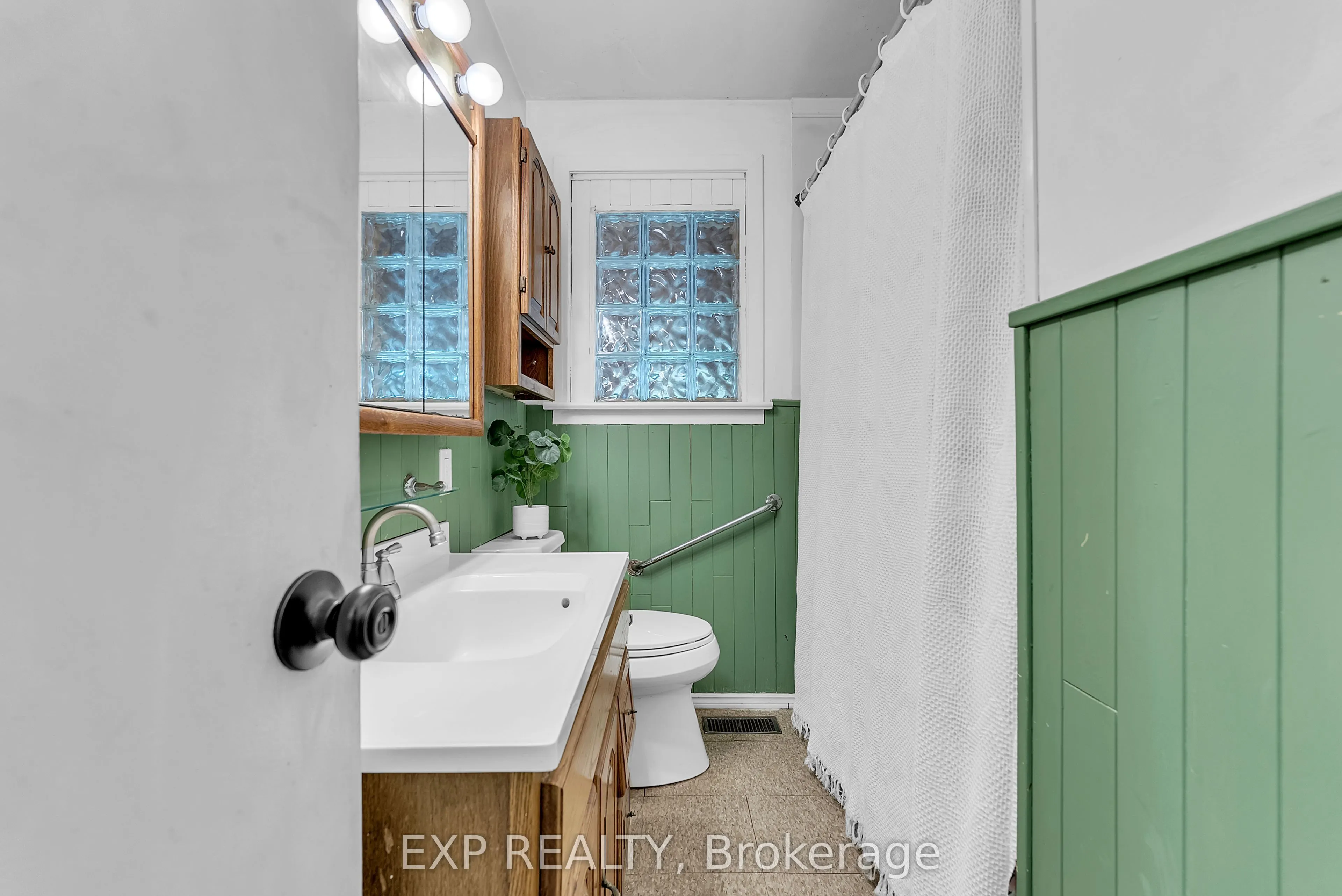 1244 Glen Ross Road
