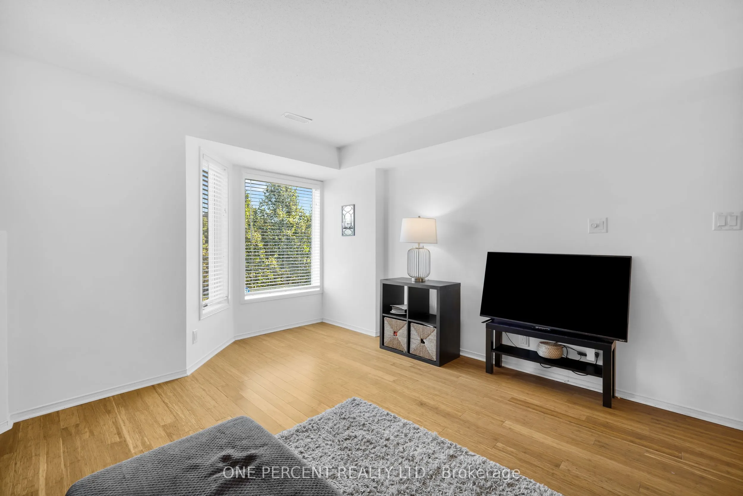 250 Cresthaven Drive, #3