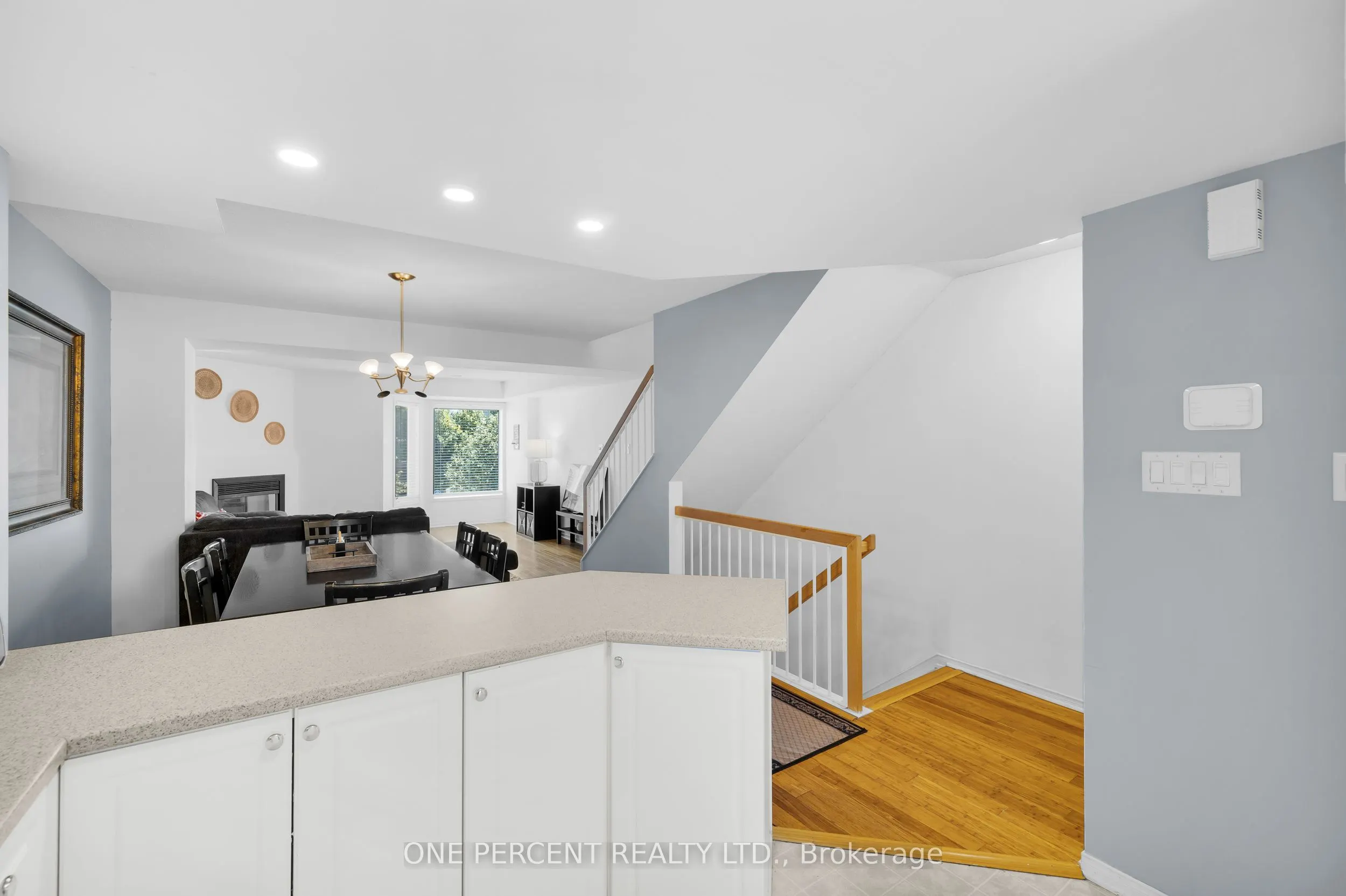 250 Cresthaven Drive, #3