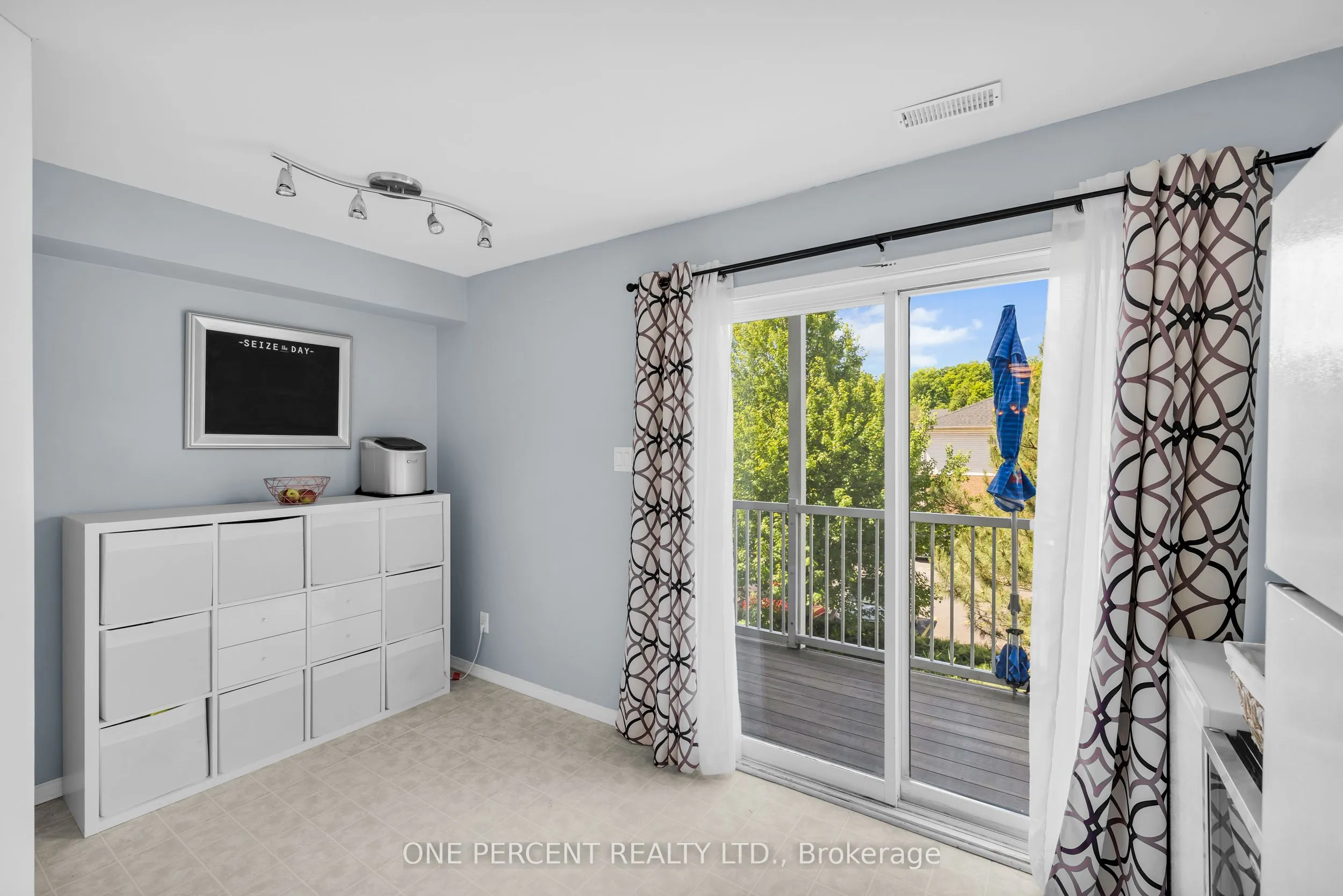 250 Cresthaven Drive, #3
