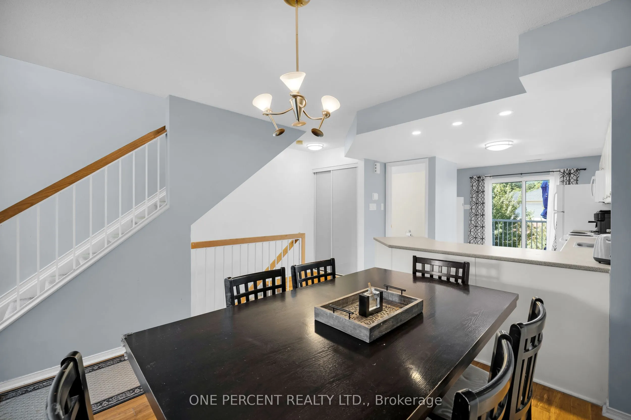 250 Cresthaven Drive, #3