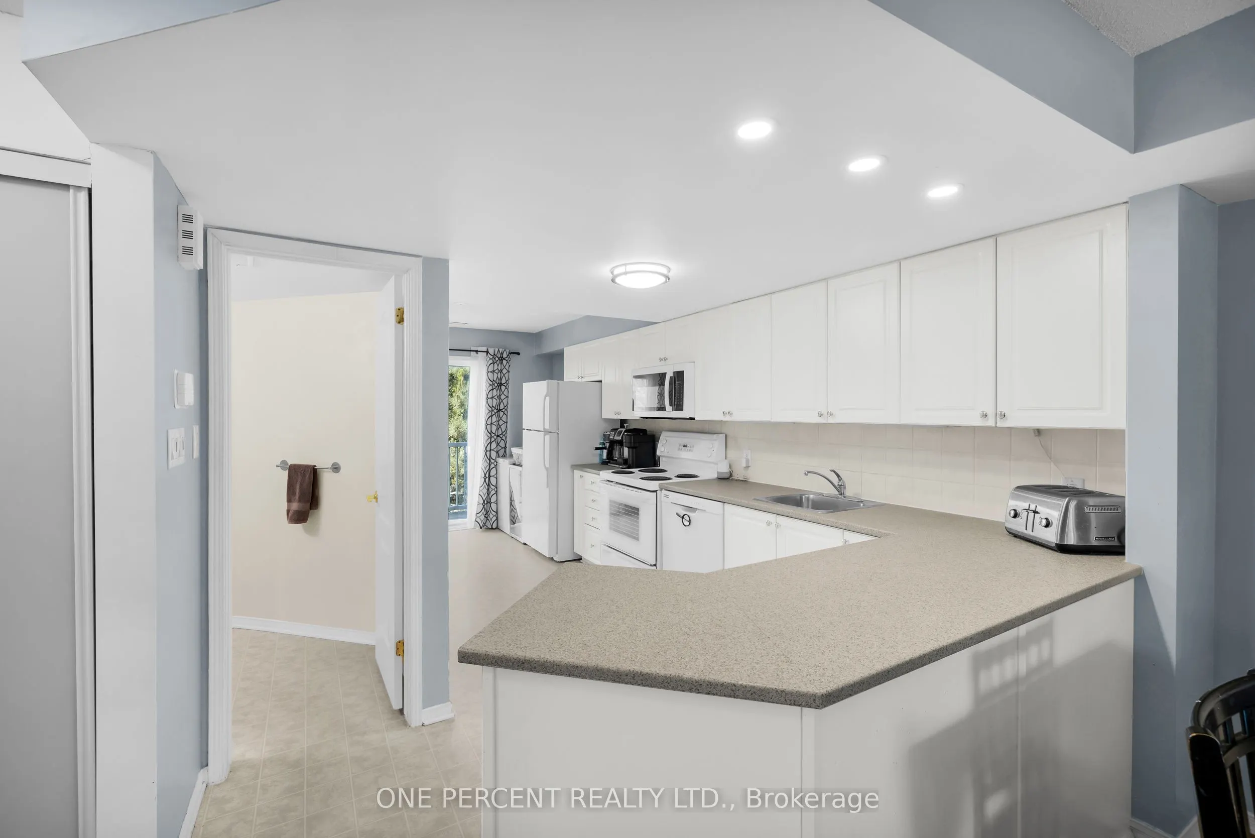 250 Cresthaven Drive, #3