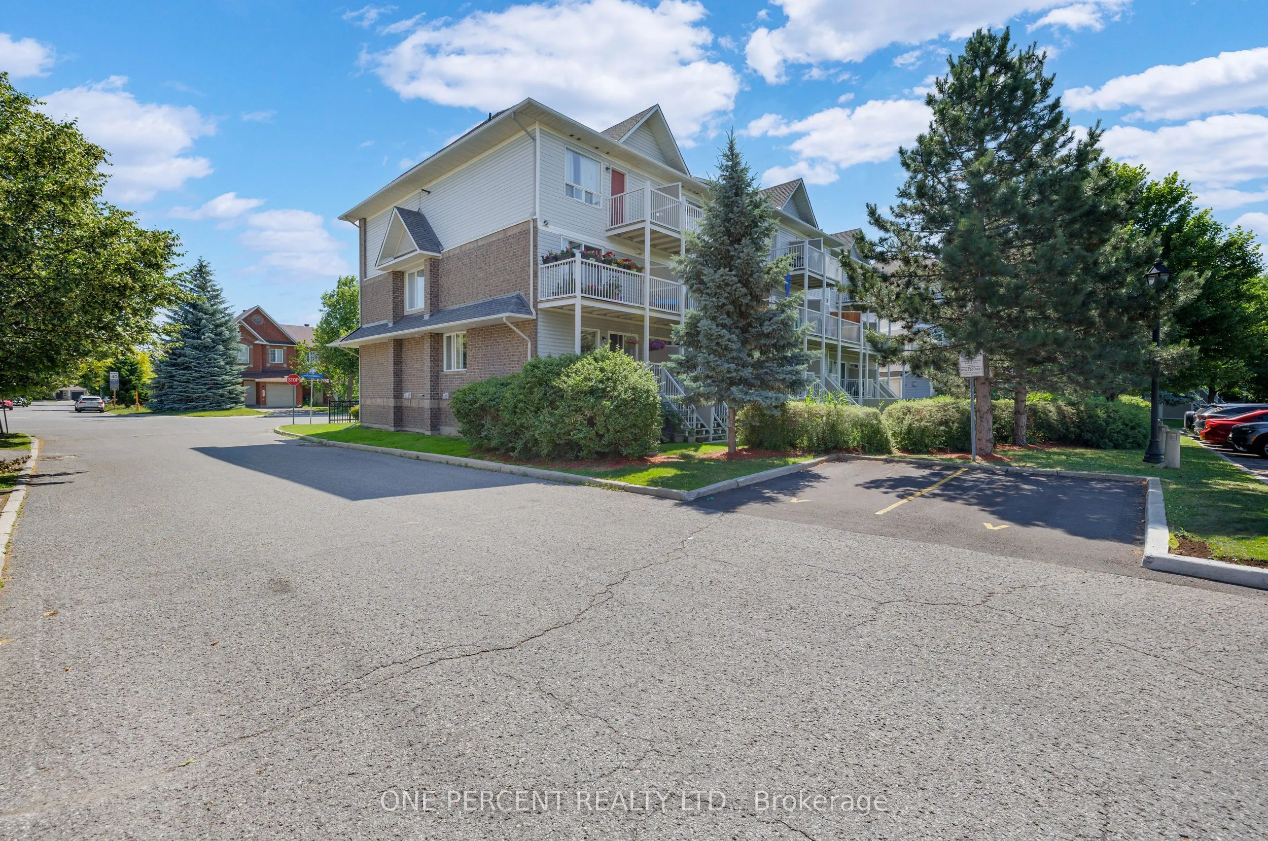 250 Cresthaven Drive, #3