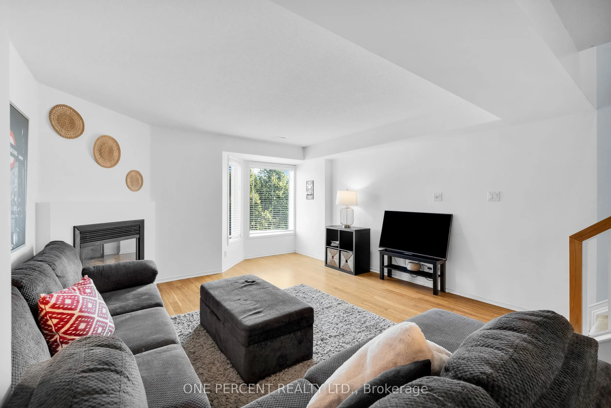 250 Cresthaven Drive, #3