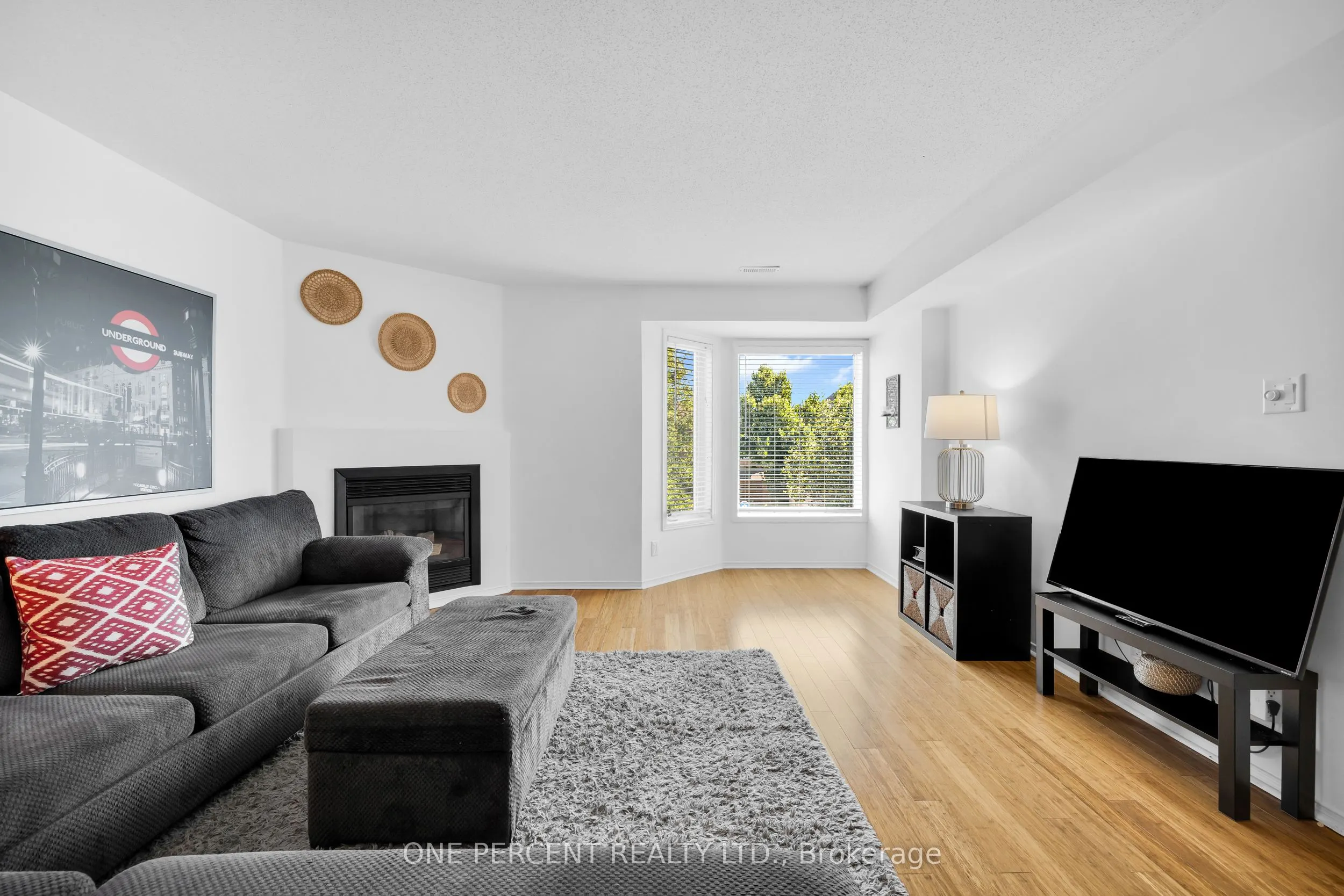 250 Cresthaven Drive, #3