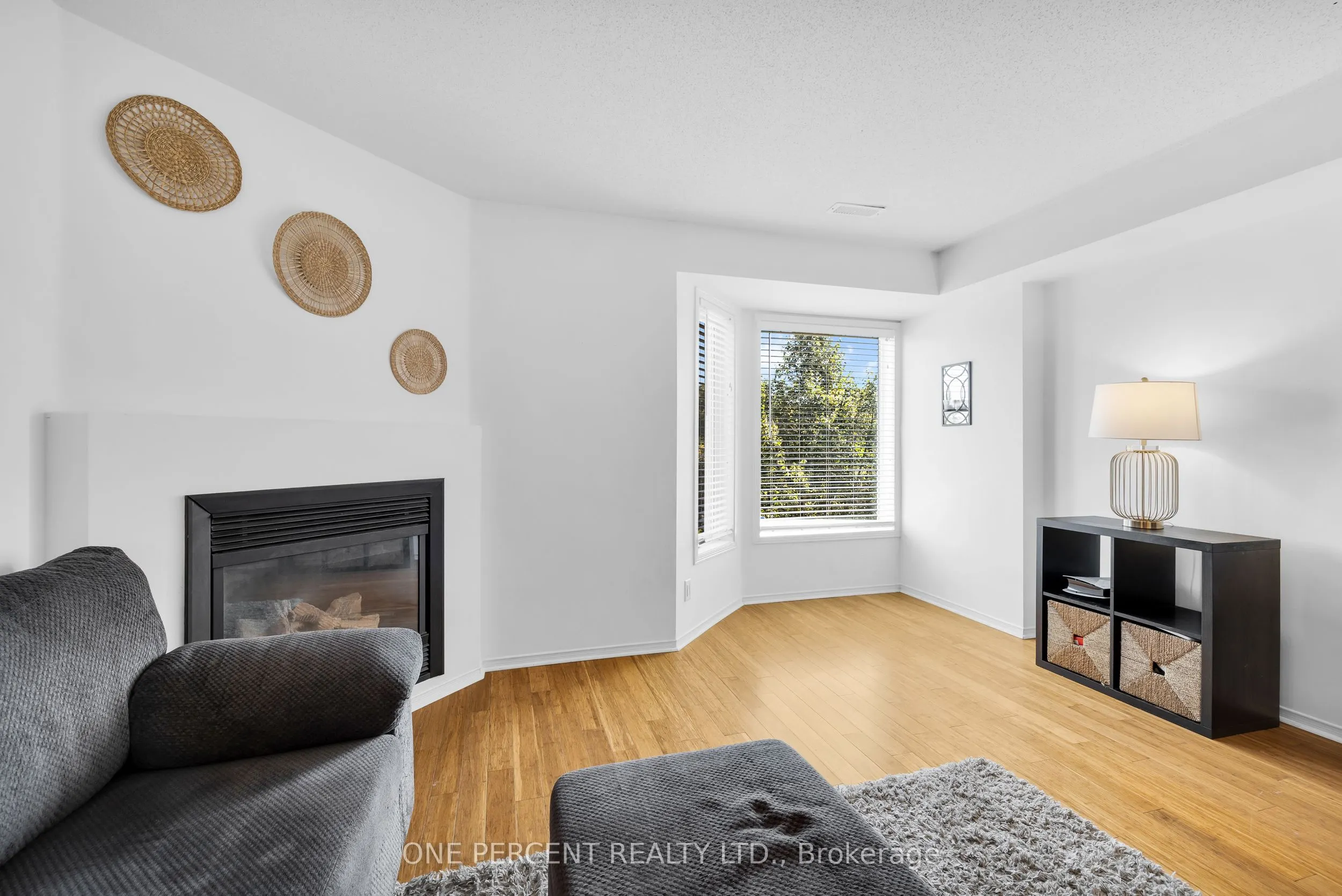 250 Cresthaven Drive, #3