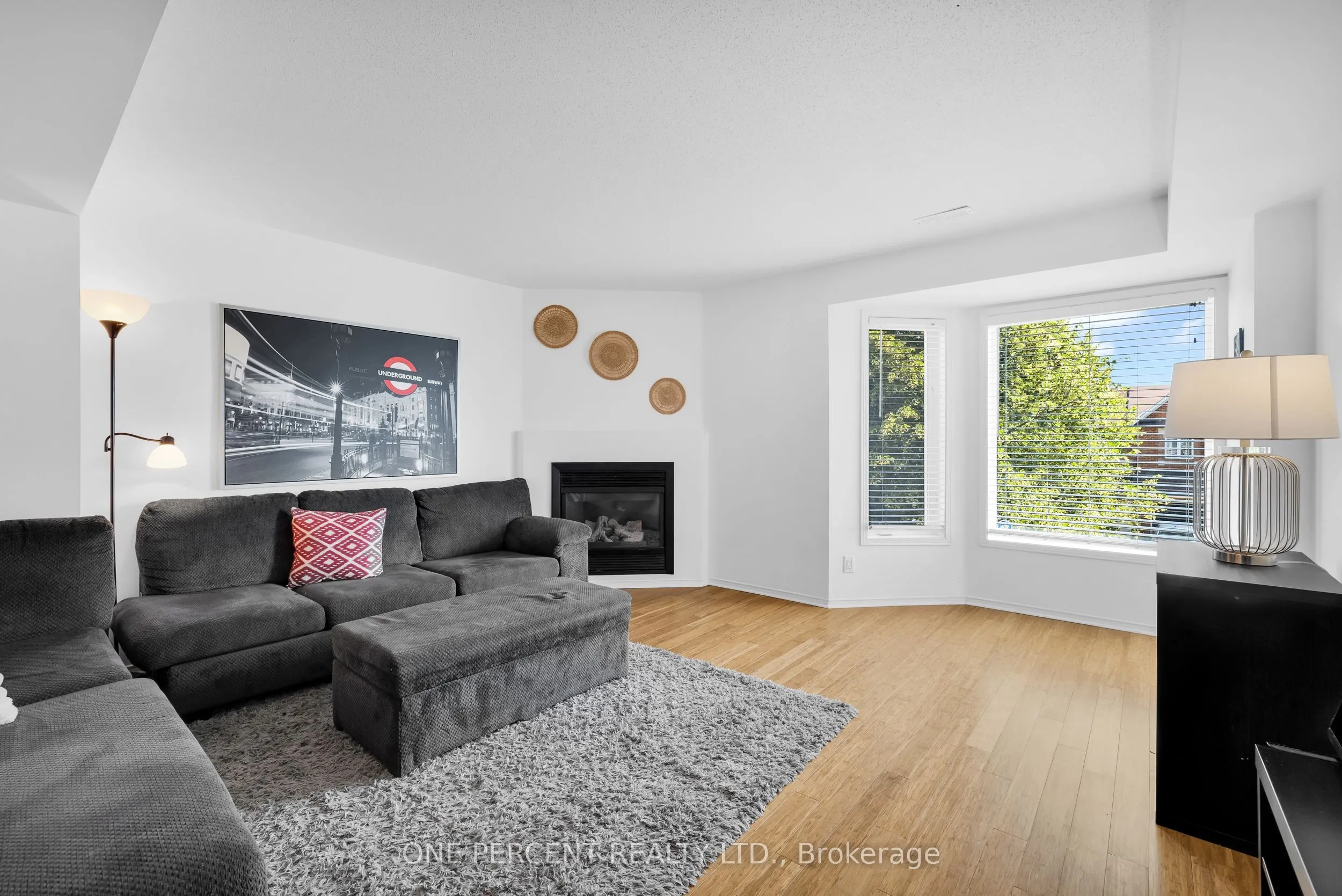250 Cresthaven Drive, #3