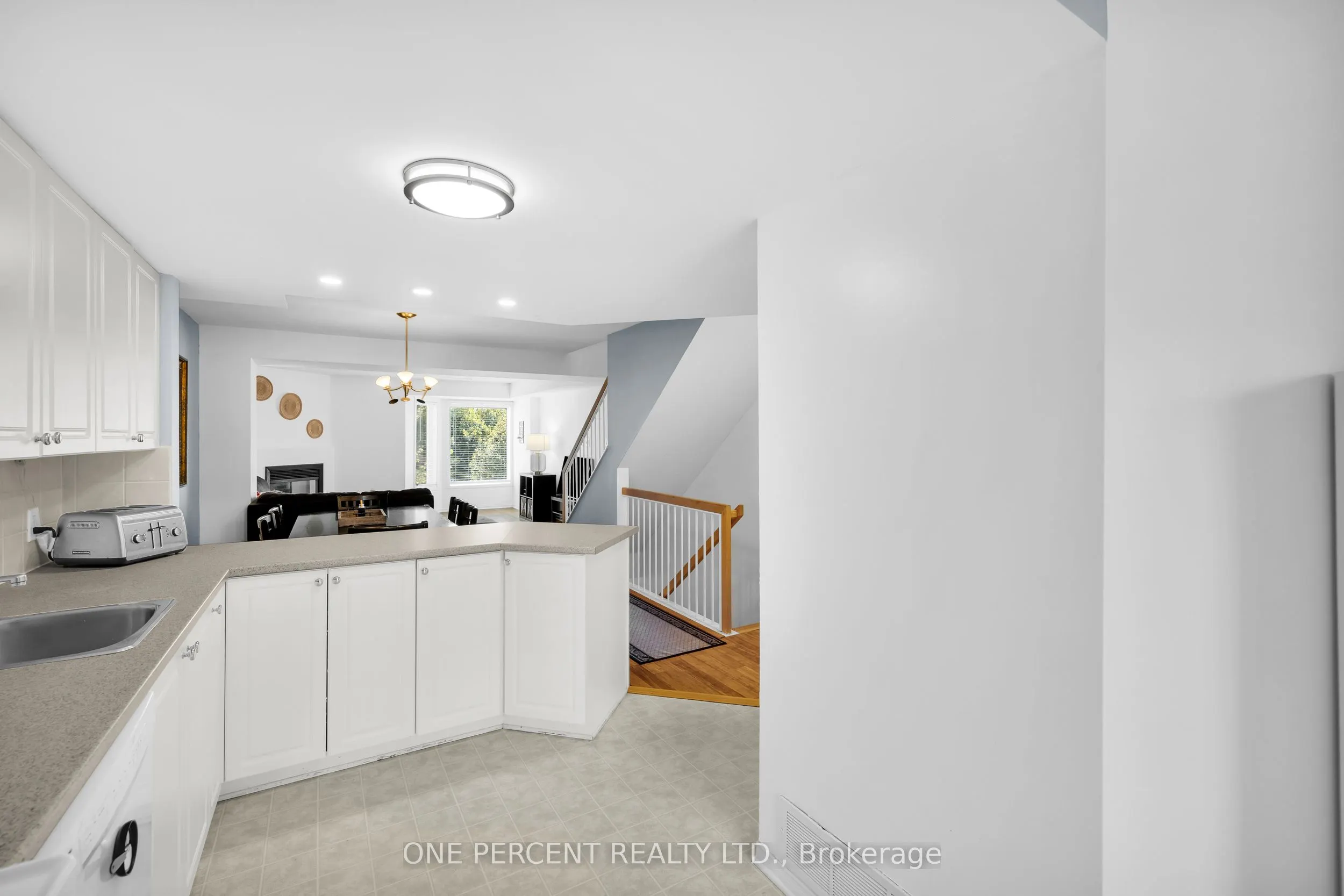 250 Cresthaven Drive, #3