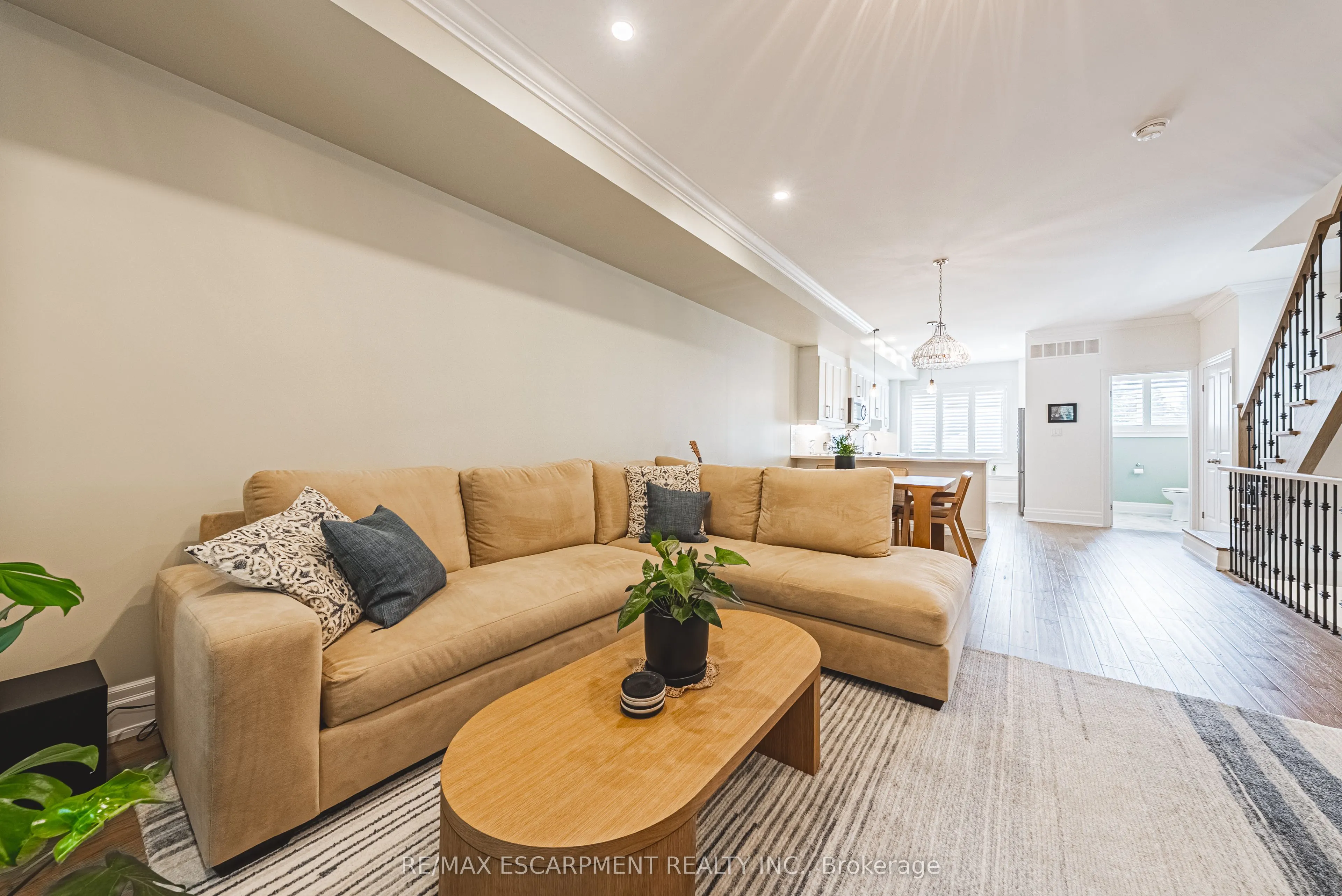 111 Wilson Street E, #6