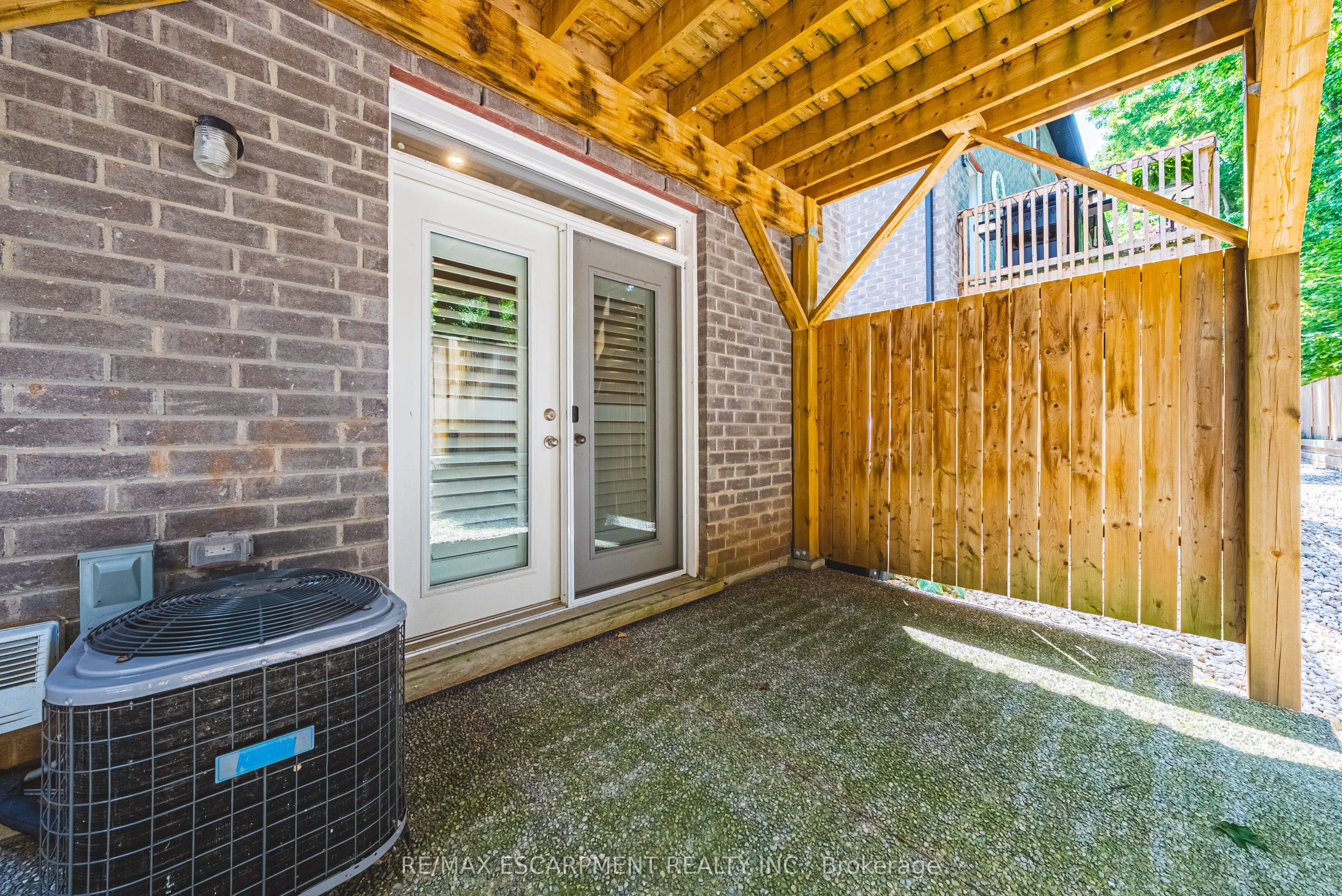 111 Wilson Street E, #6