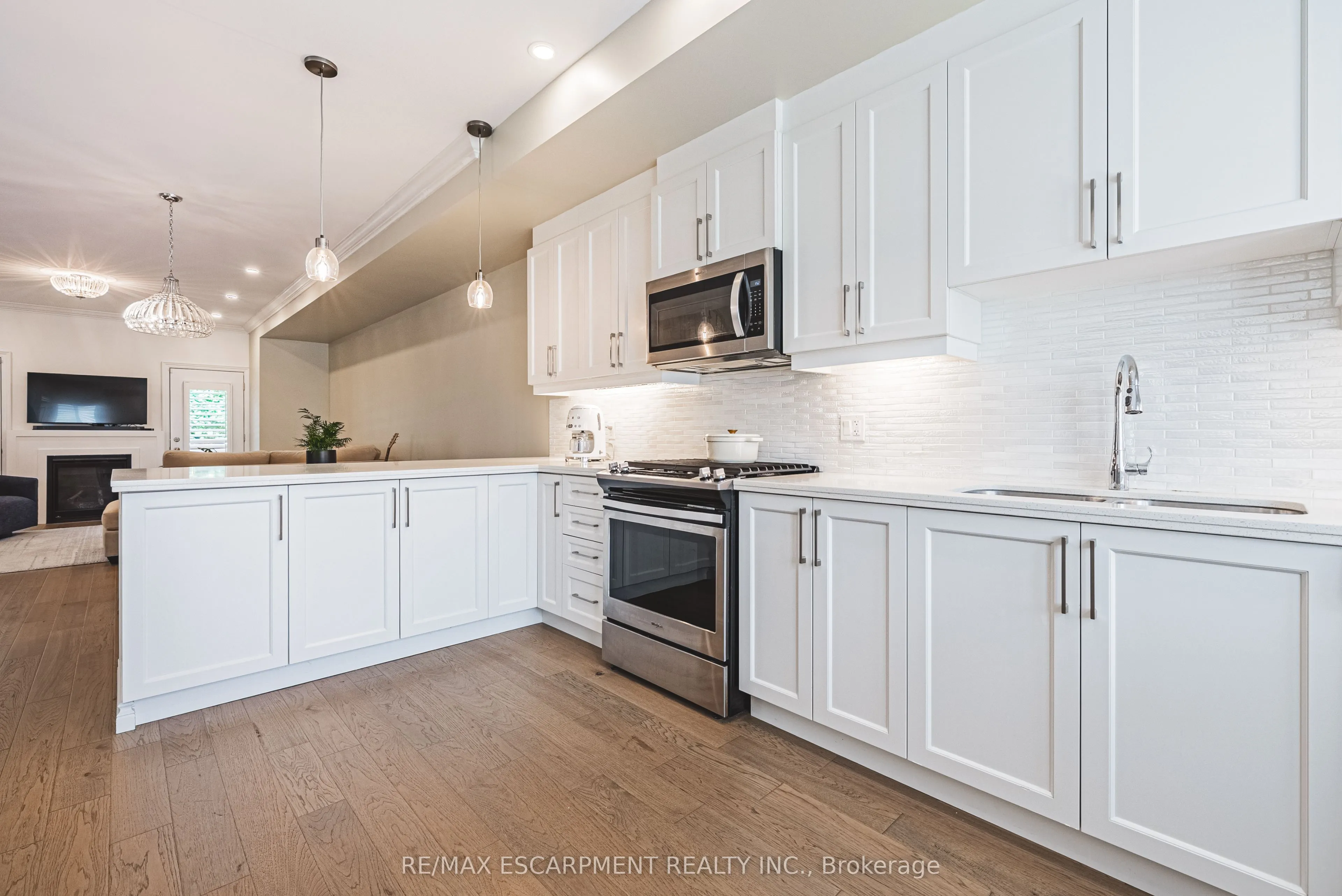 111 Wilson Street E, #6