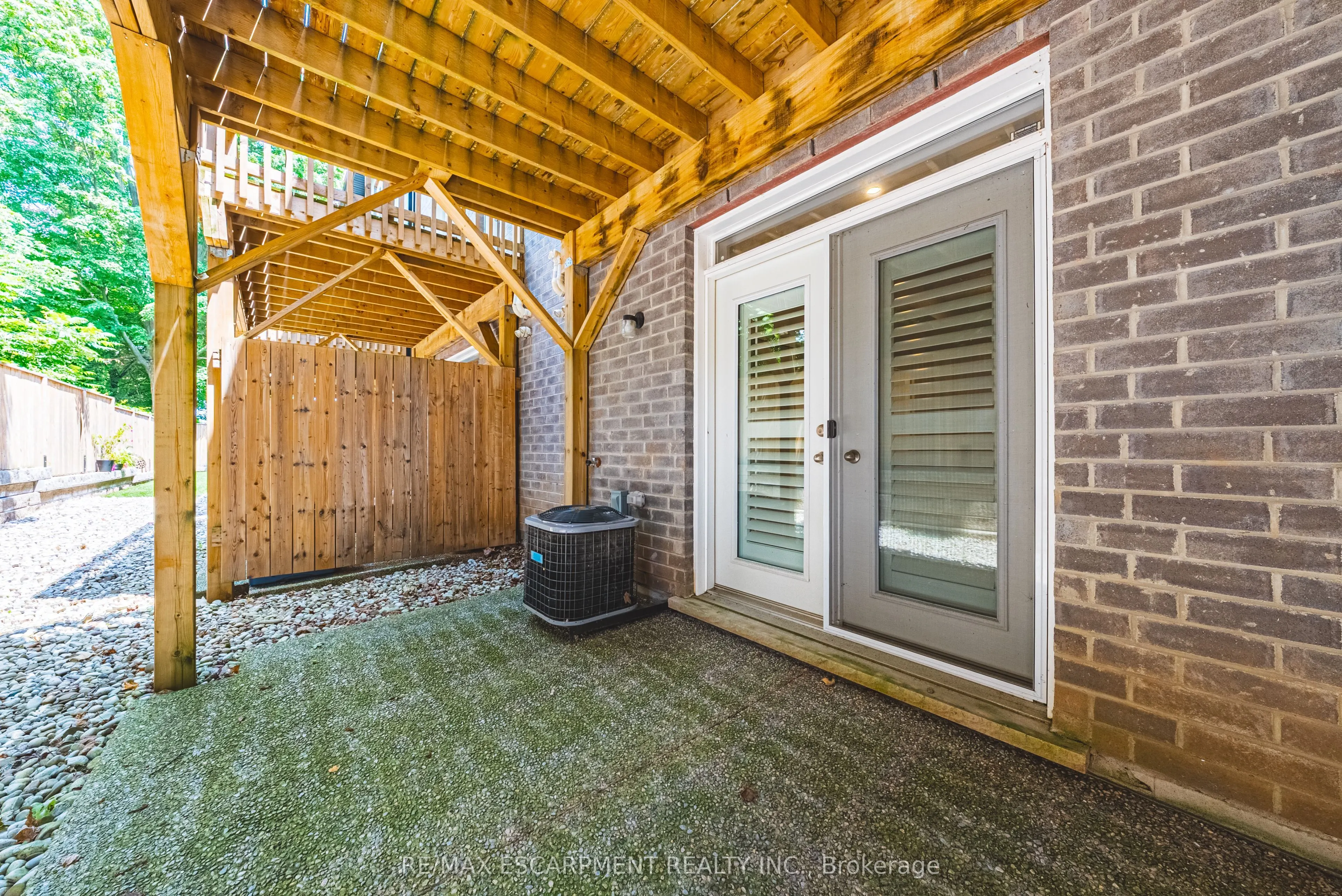 111 Wilson Street E, #6