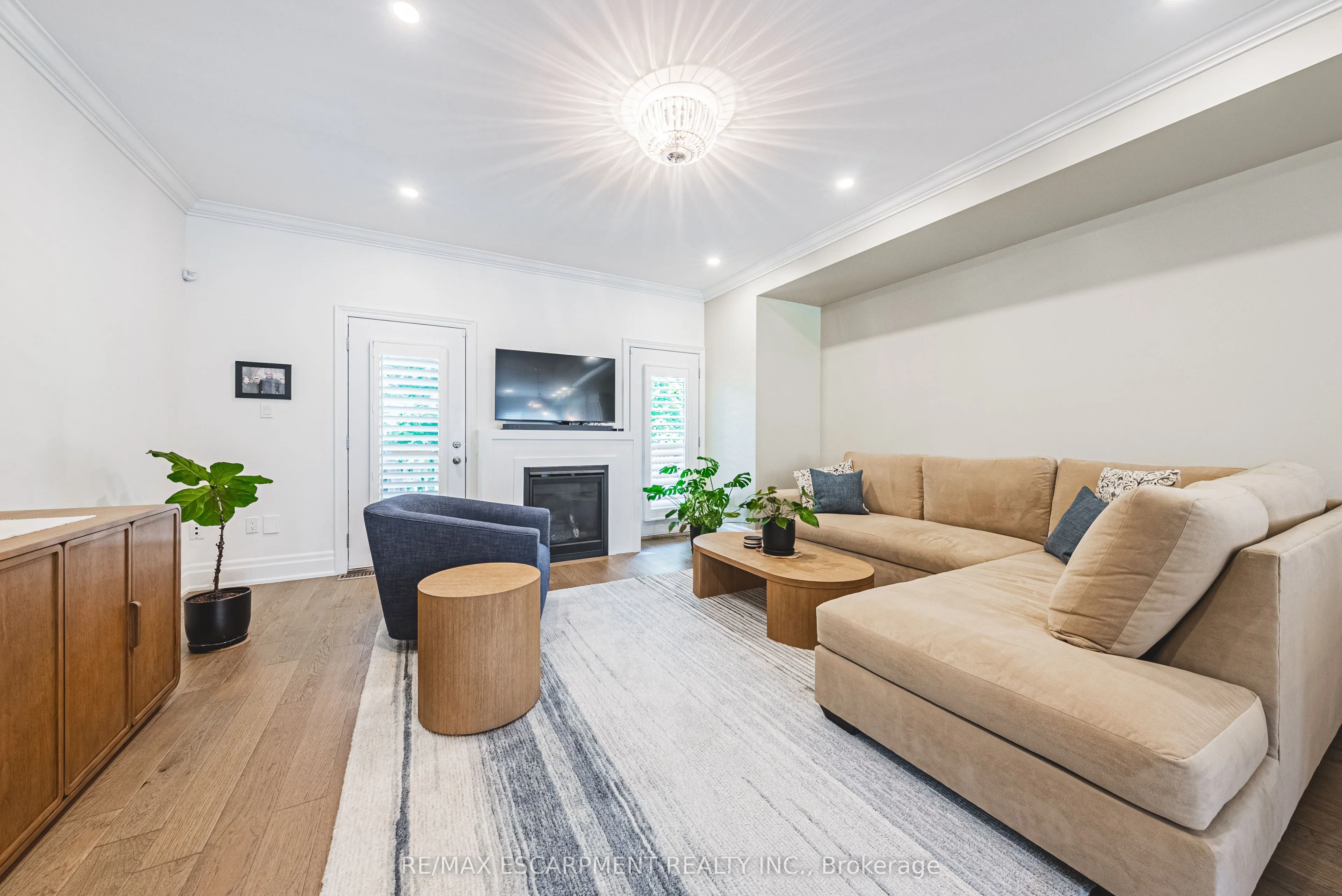 111 Wilson Street E, #6
