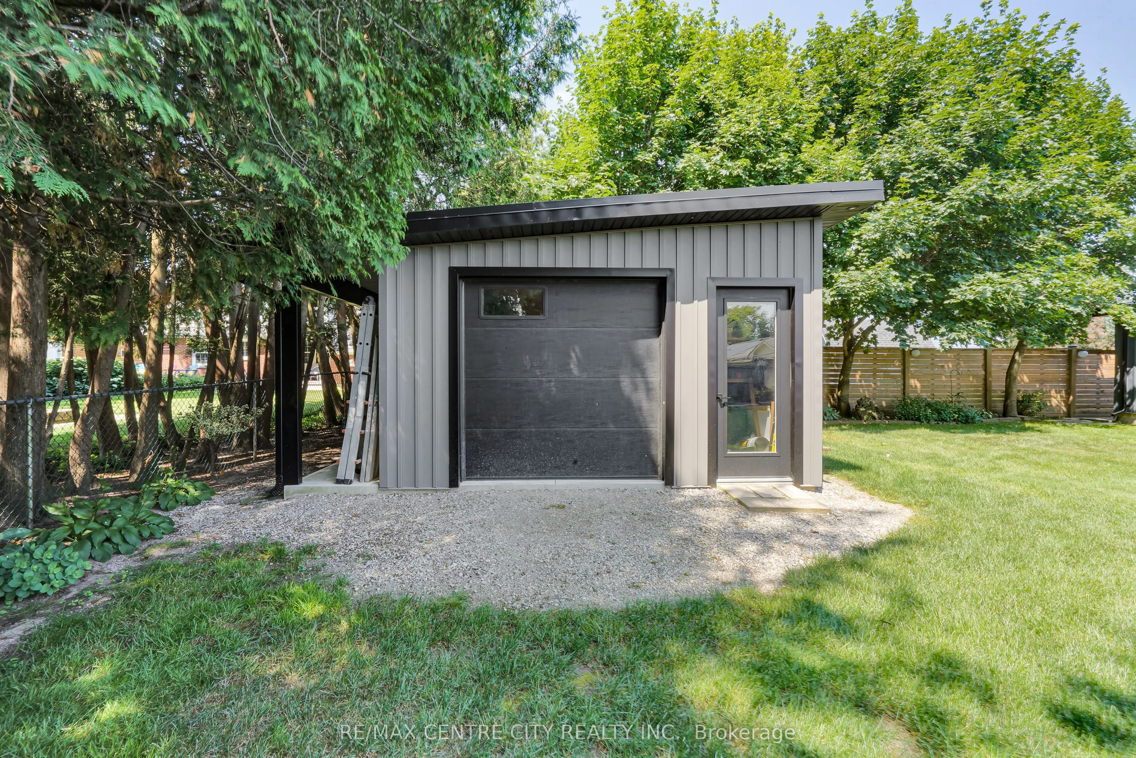 42641 Southdale Line