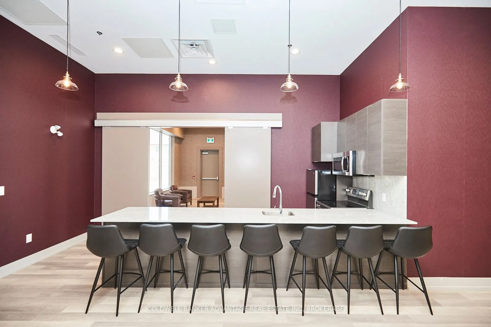 550 North Service Road, #610
