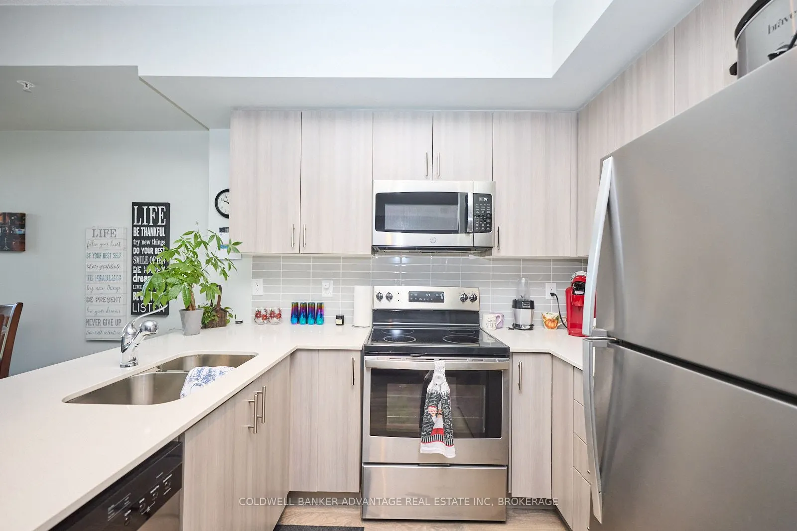 550 North Service Road, #610