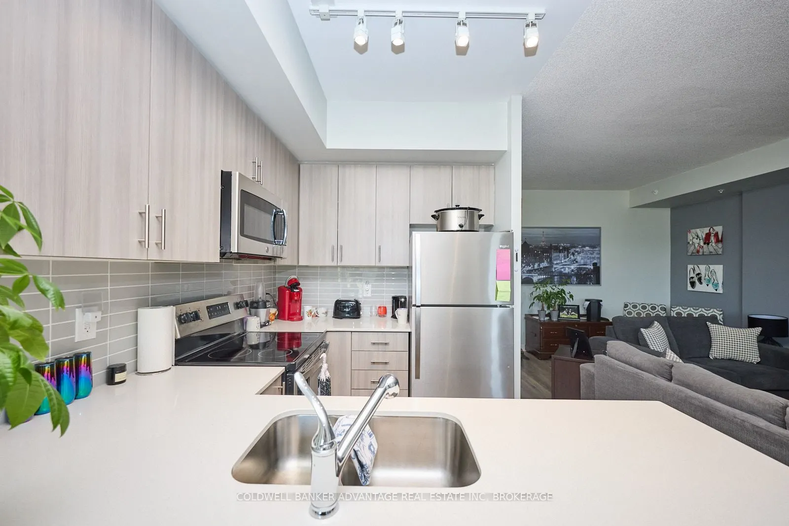 550 North Service Road, #610