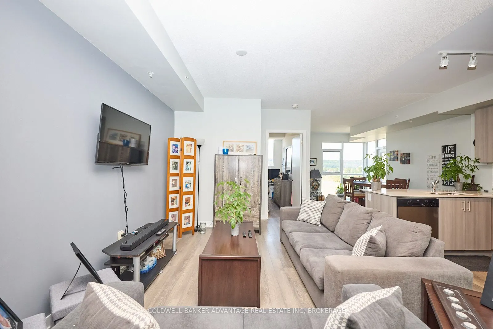550 North Service Road, #610