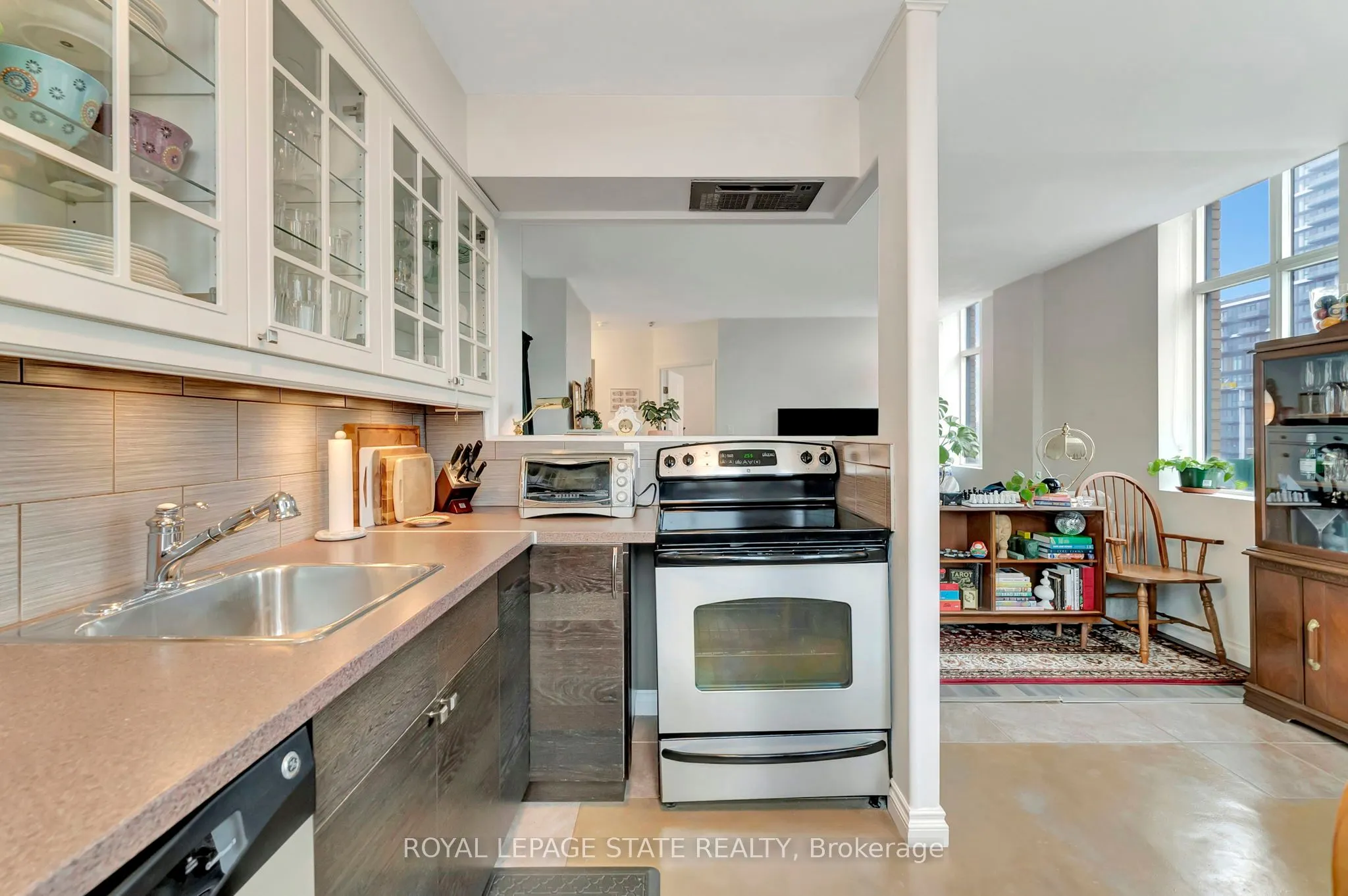 36 James Street S, #1205