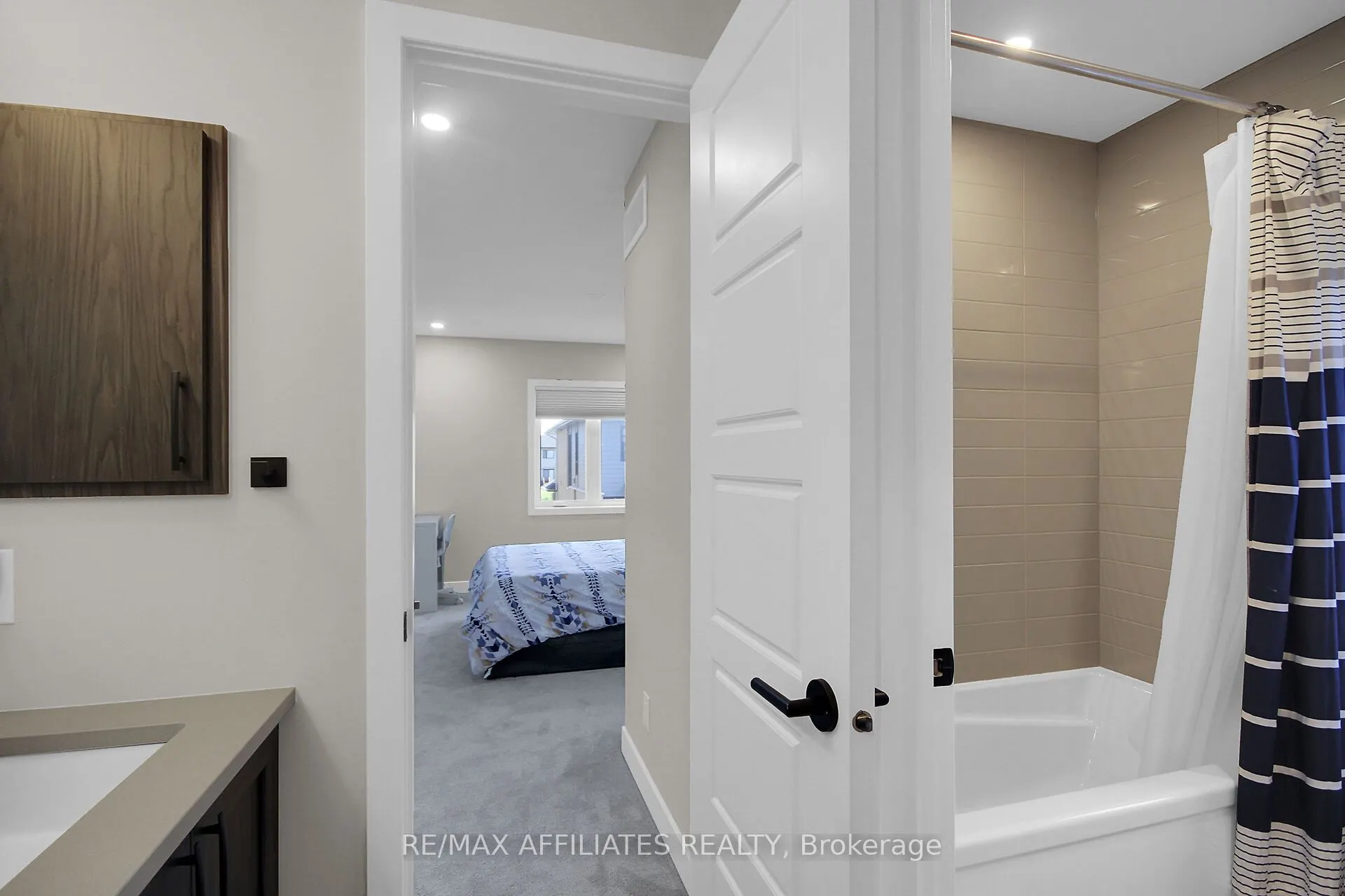 357 SHOVELER Grove