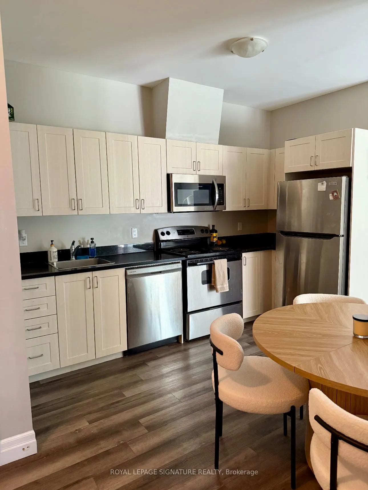 501 Frontenac Street, #218