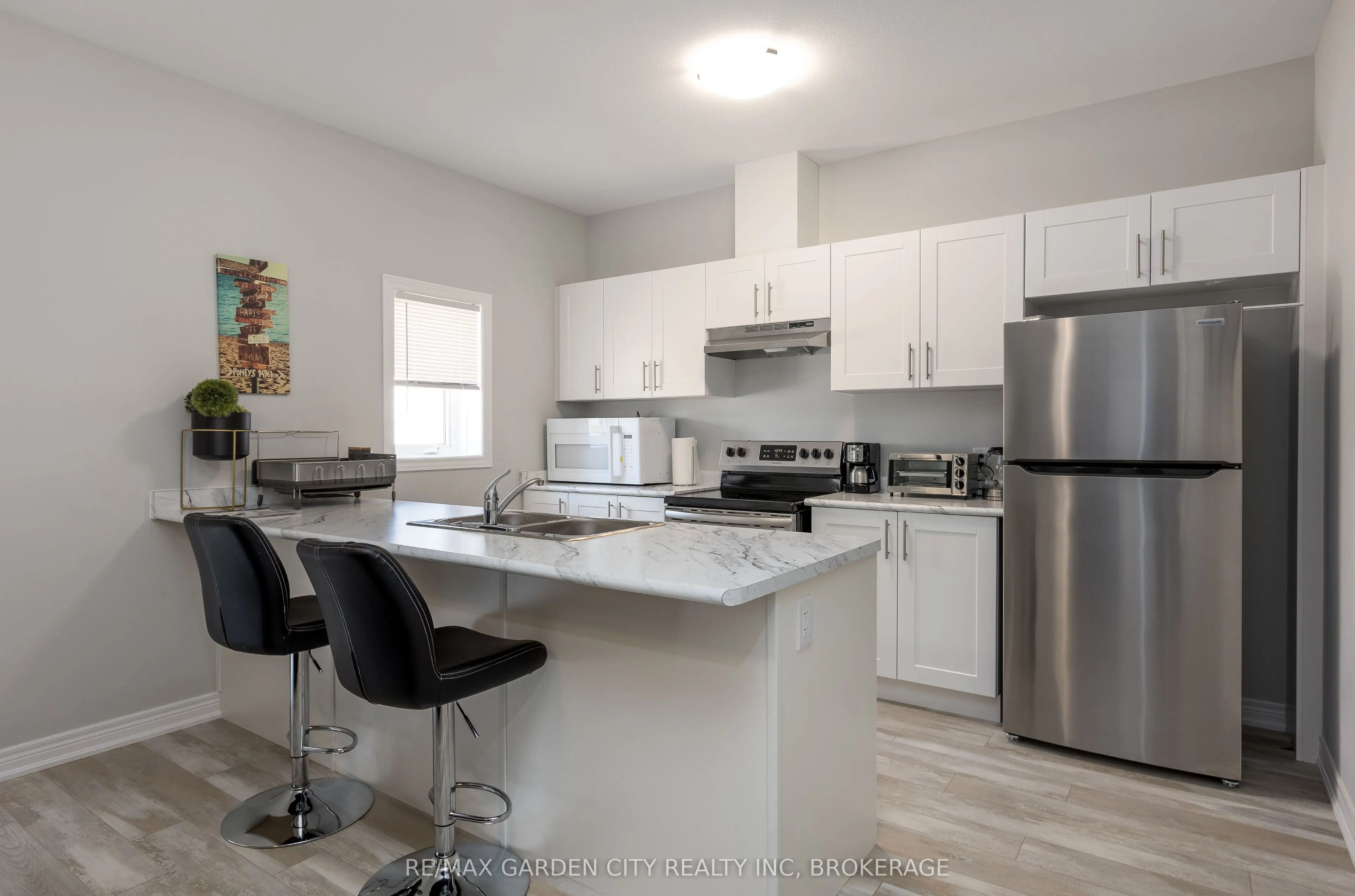 33 Bounty Avenue, #UPPER