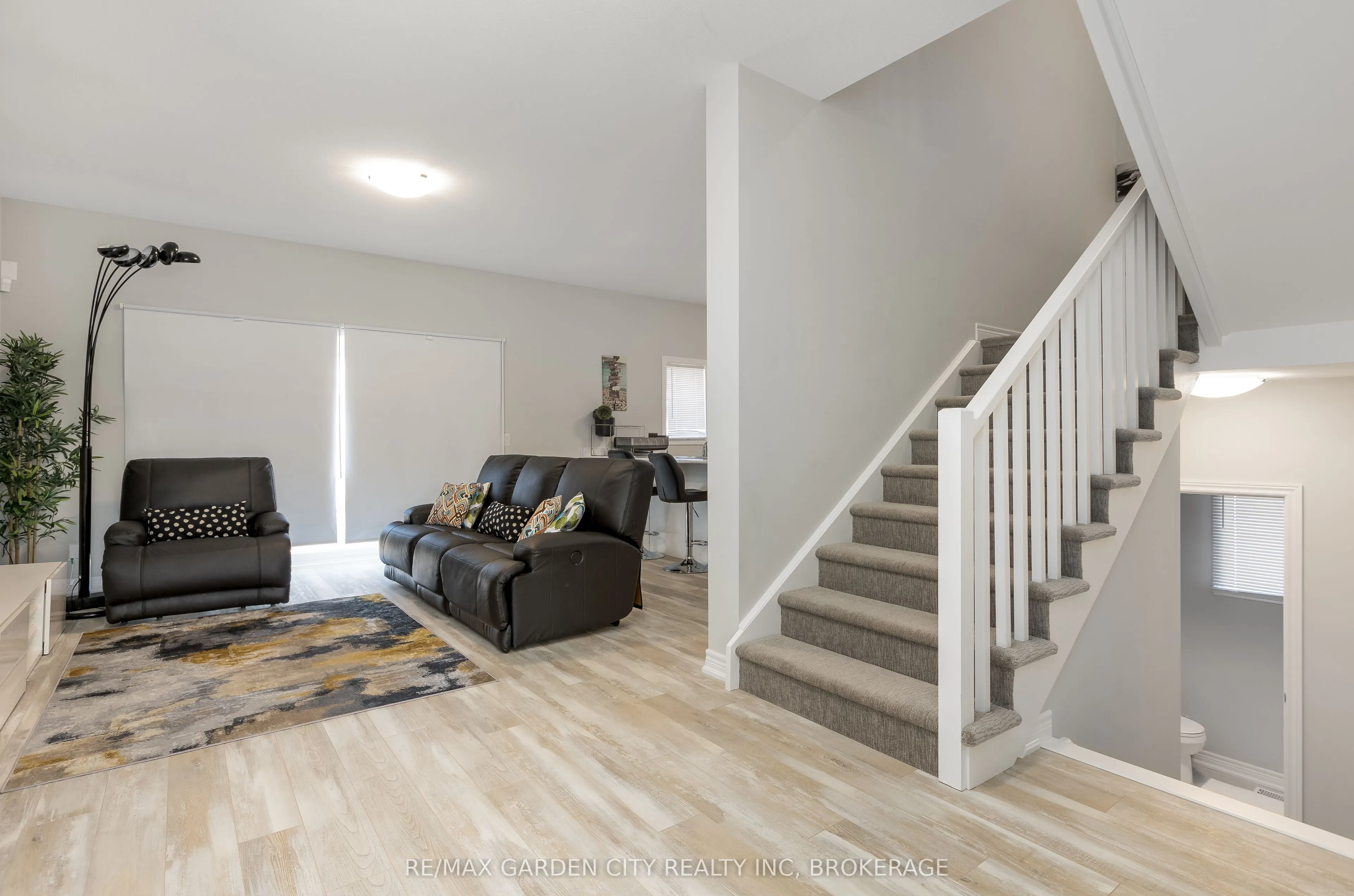 33 Bounty Avenue, #UPPER