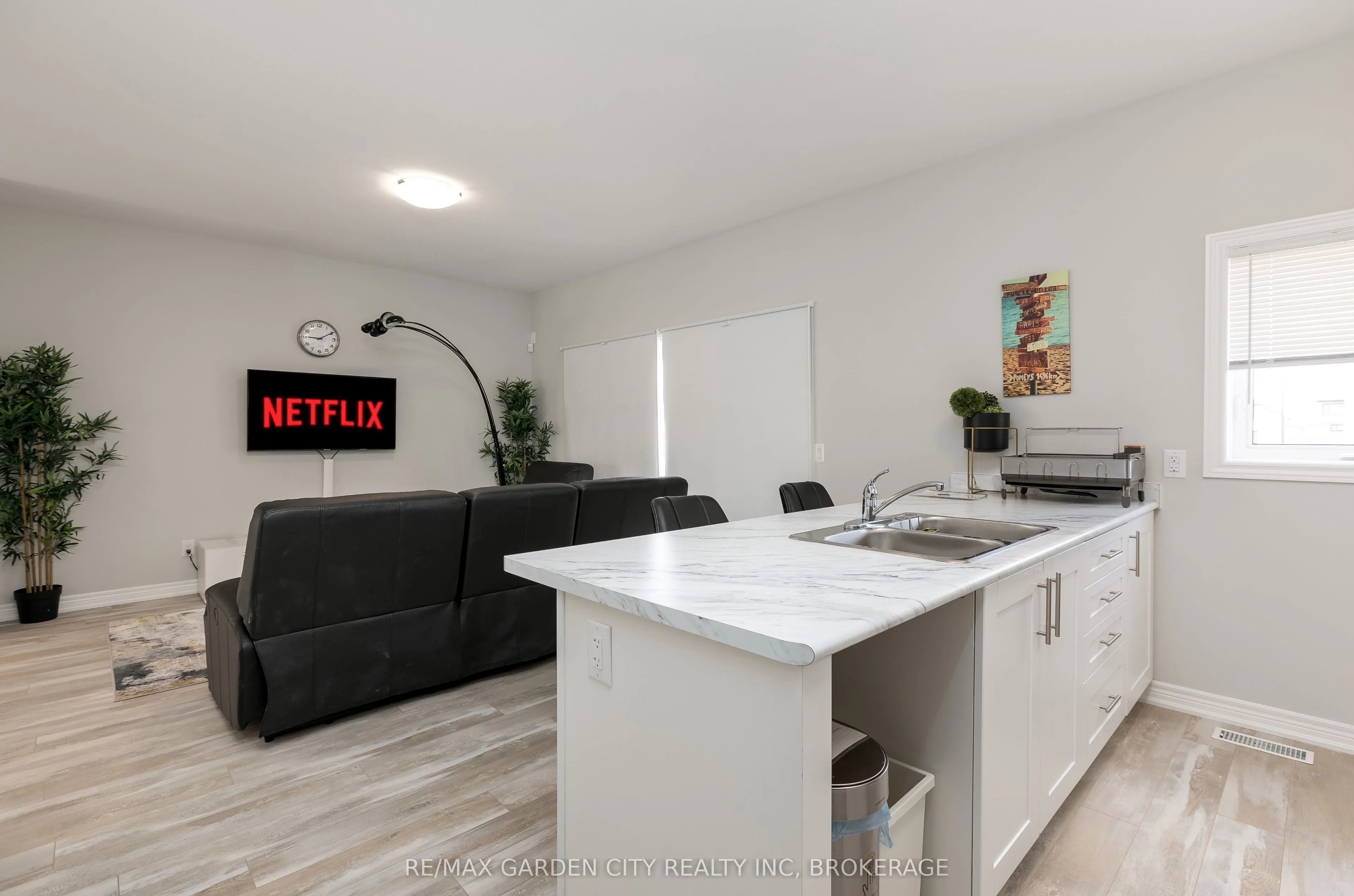 33 Bounty Avenue, #UPPER