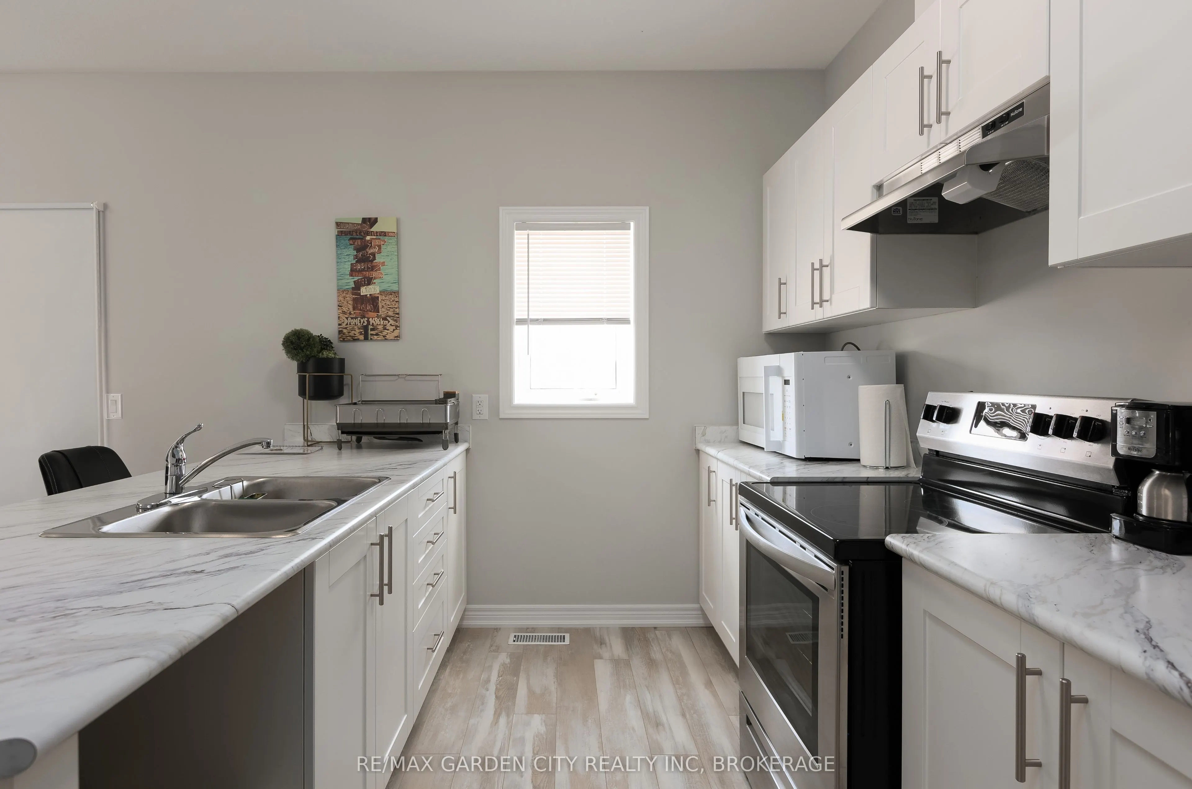 33 Bounty Avenue, #UPPER