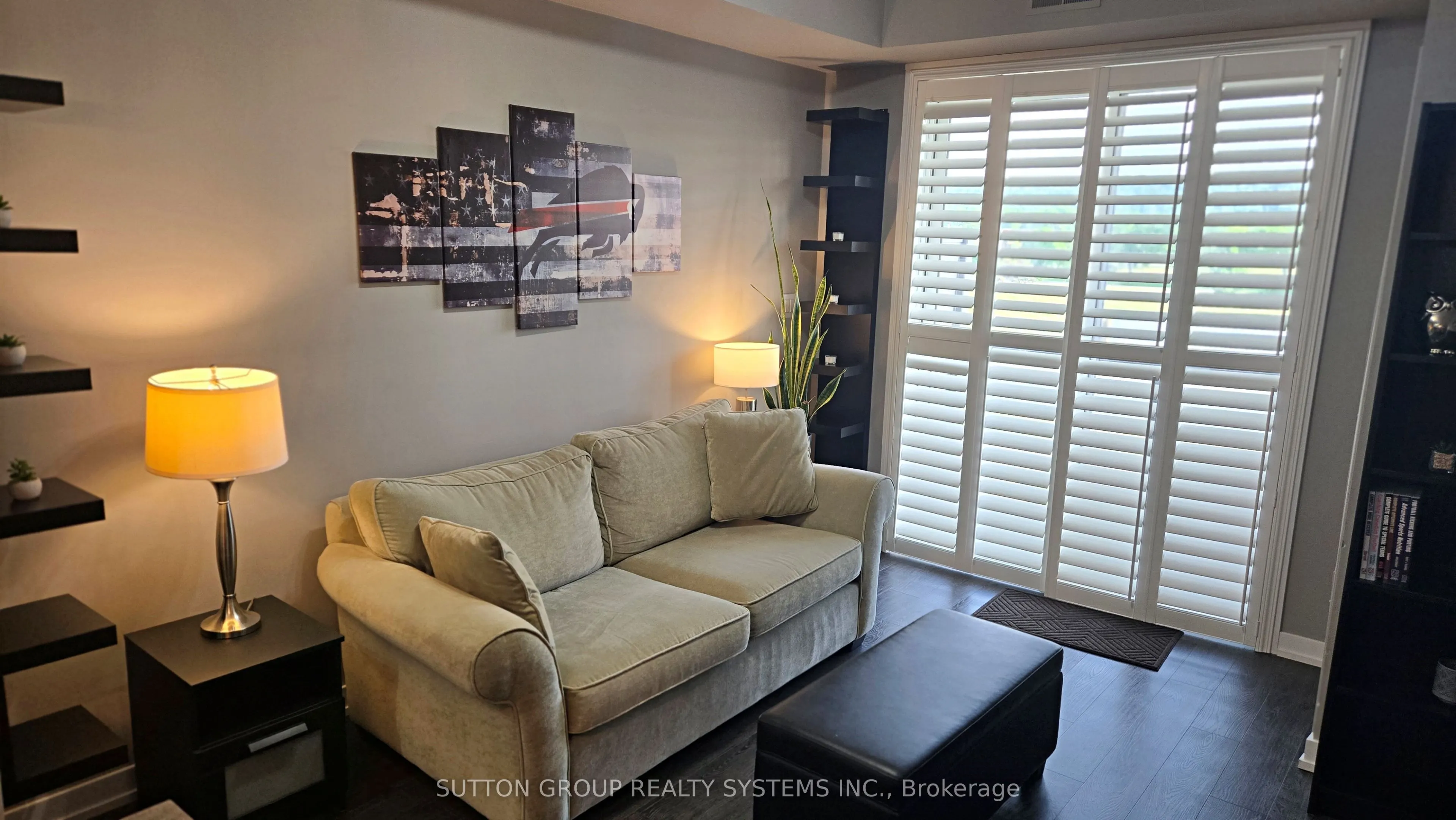 520 North Service Road, #409