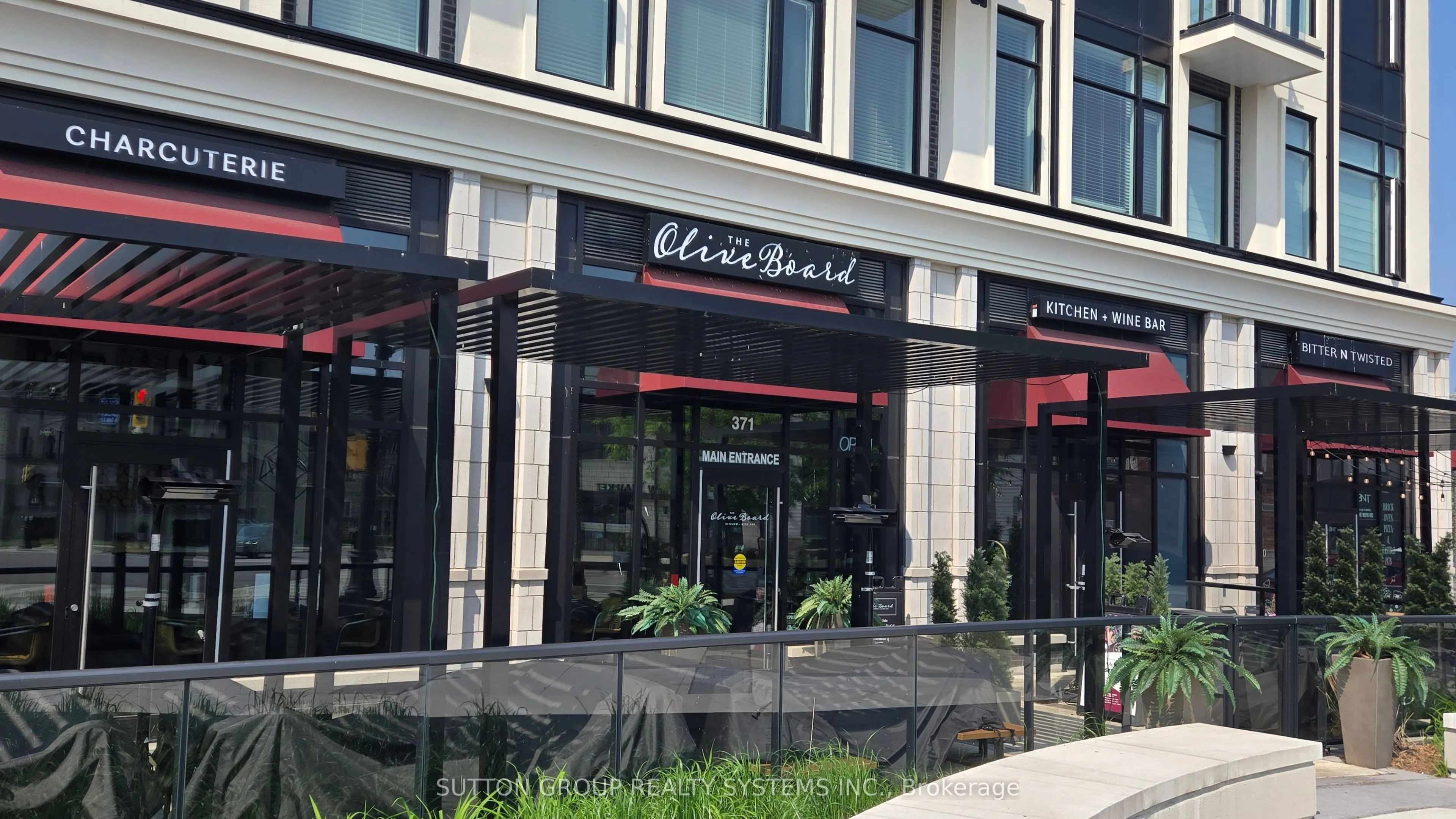 520 North Service Road, #409