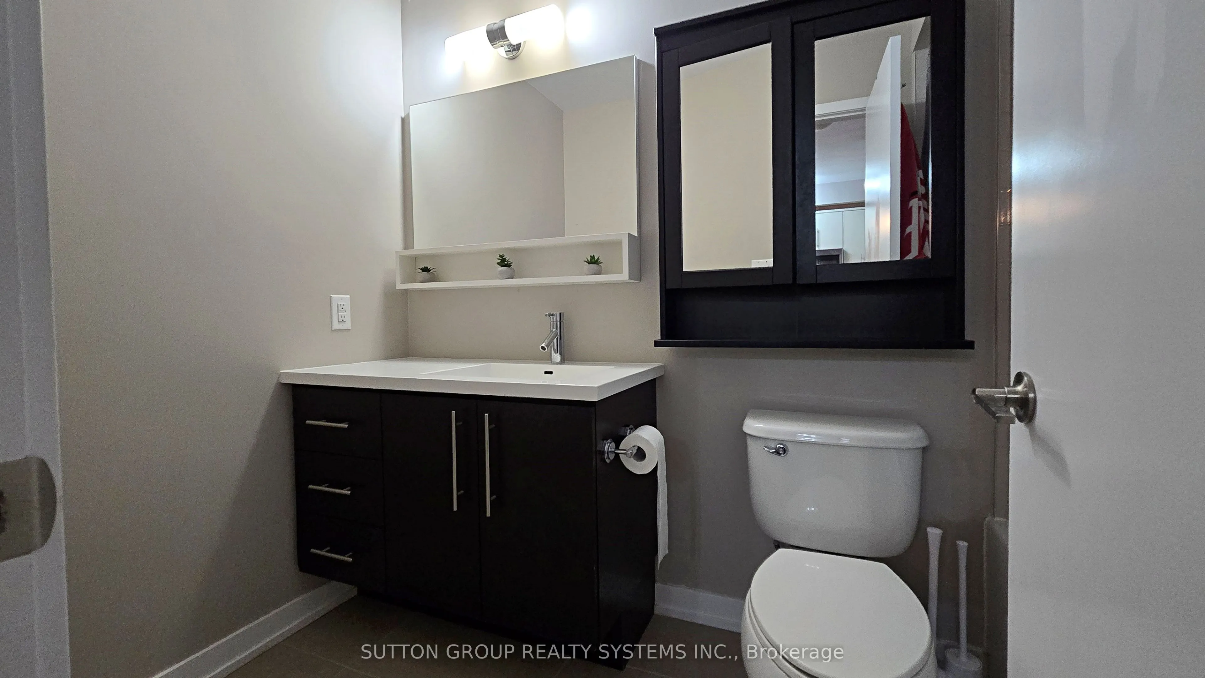 520 North Service Road, #409