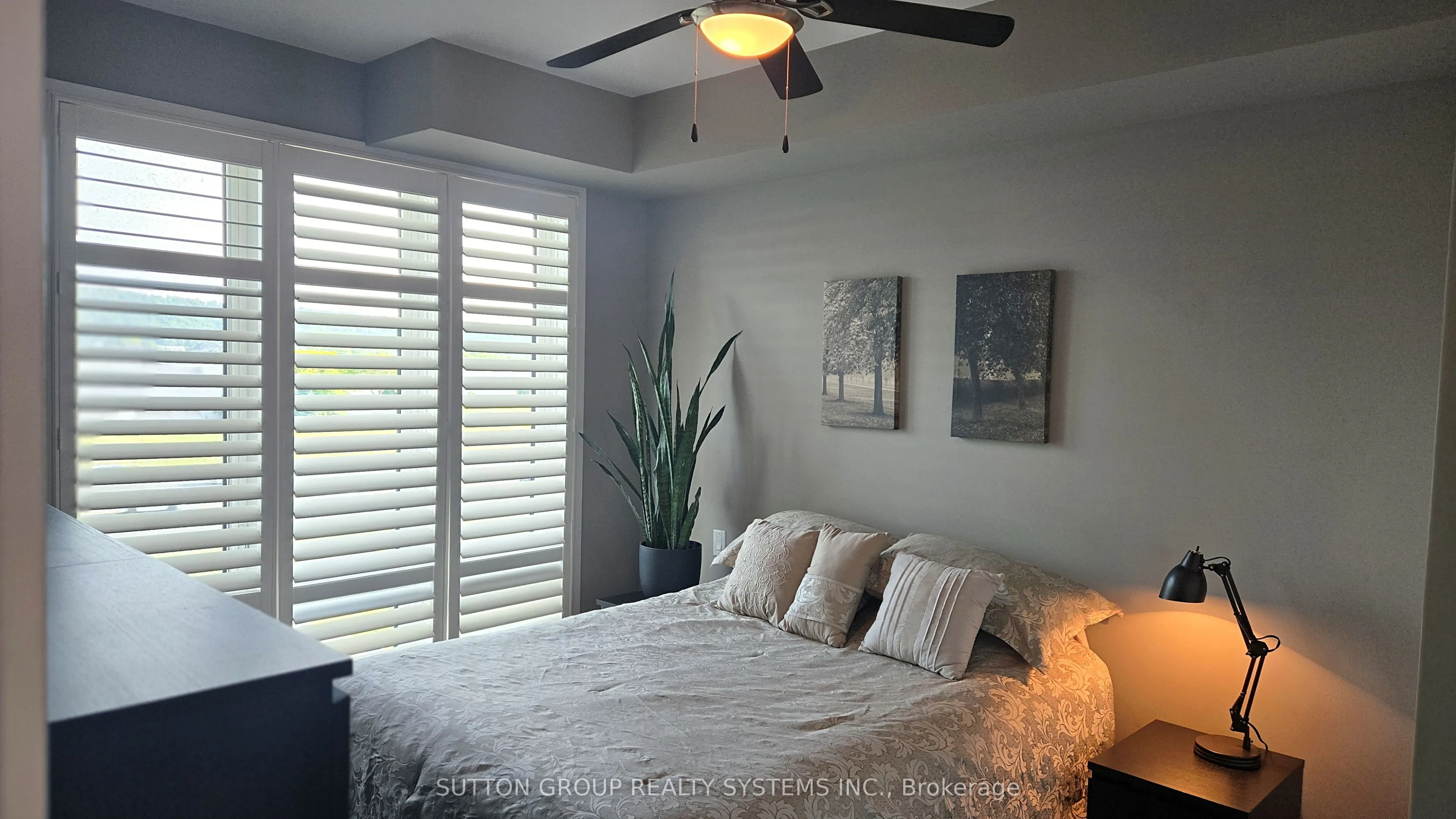 520 North Service Road, #409